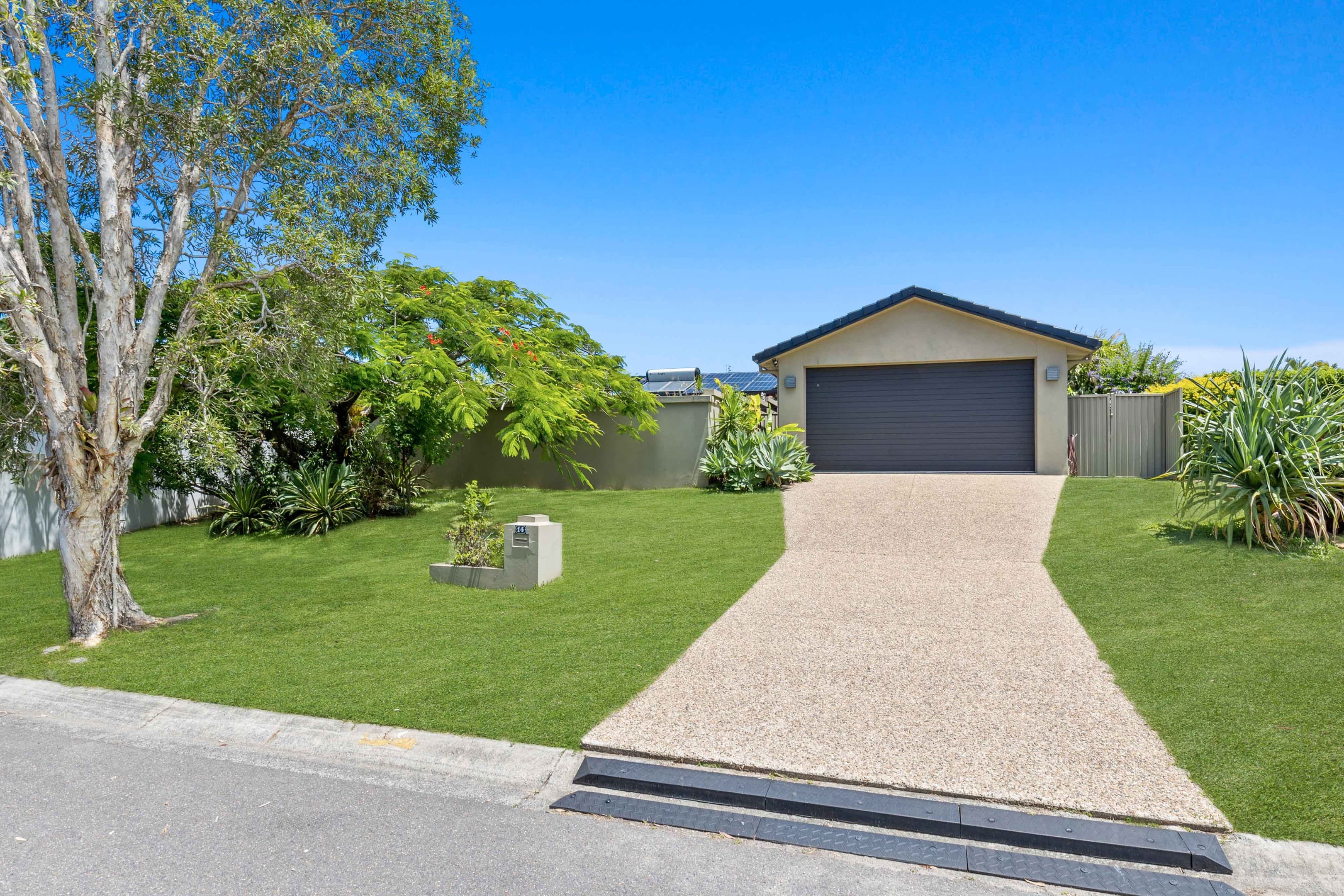 14 Honeywood Court, Burleigh Waters - Image 1