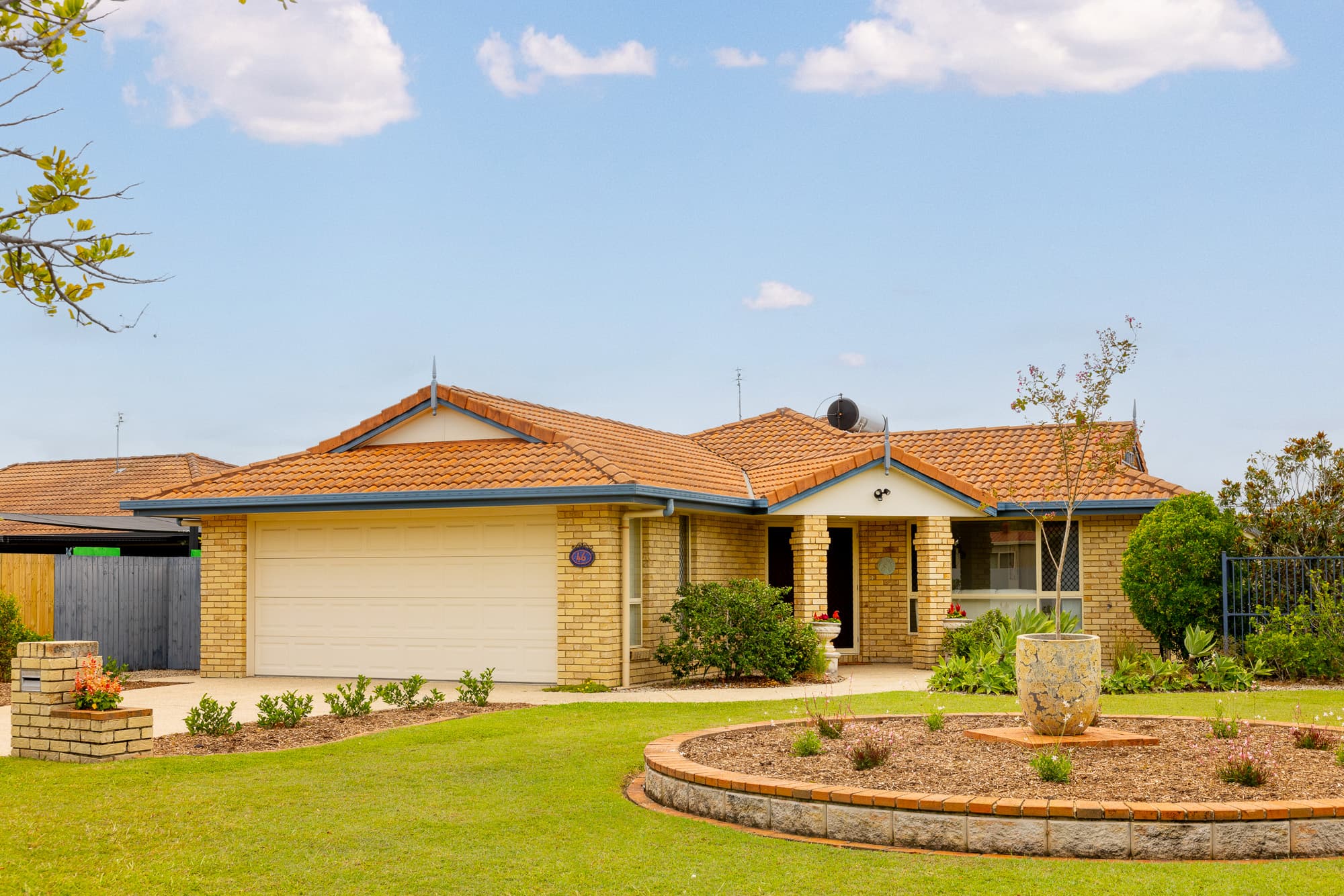 46 Springs Drive, Little Mountain, Little Mountain — photo 1 of 5