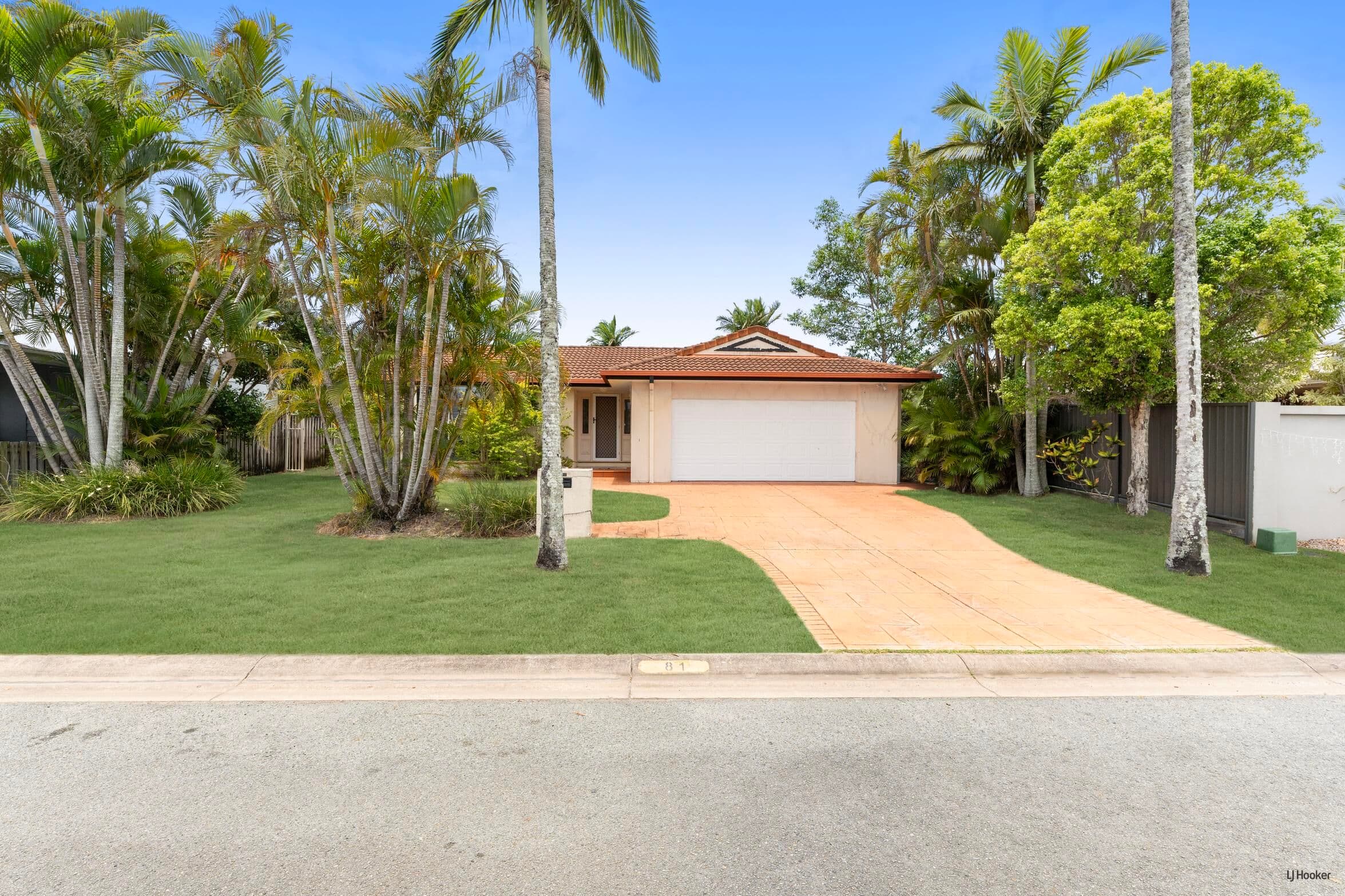 81 Dipper Drive, Burleigh Waters, Burleigh Waters — photo 1 of 5