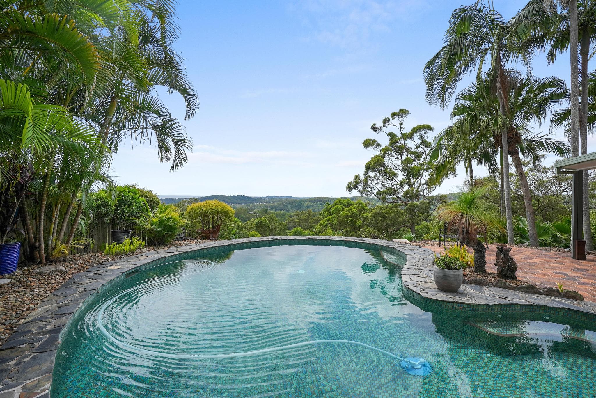 194 Simpsons Road, Currumbin Waters, Currumbin Waters — photo 1 of 5