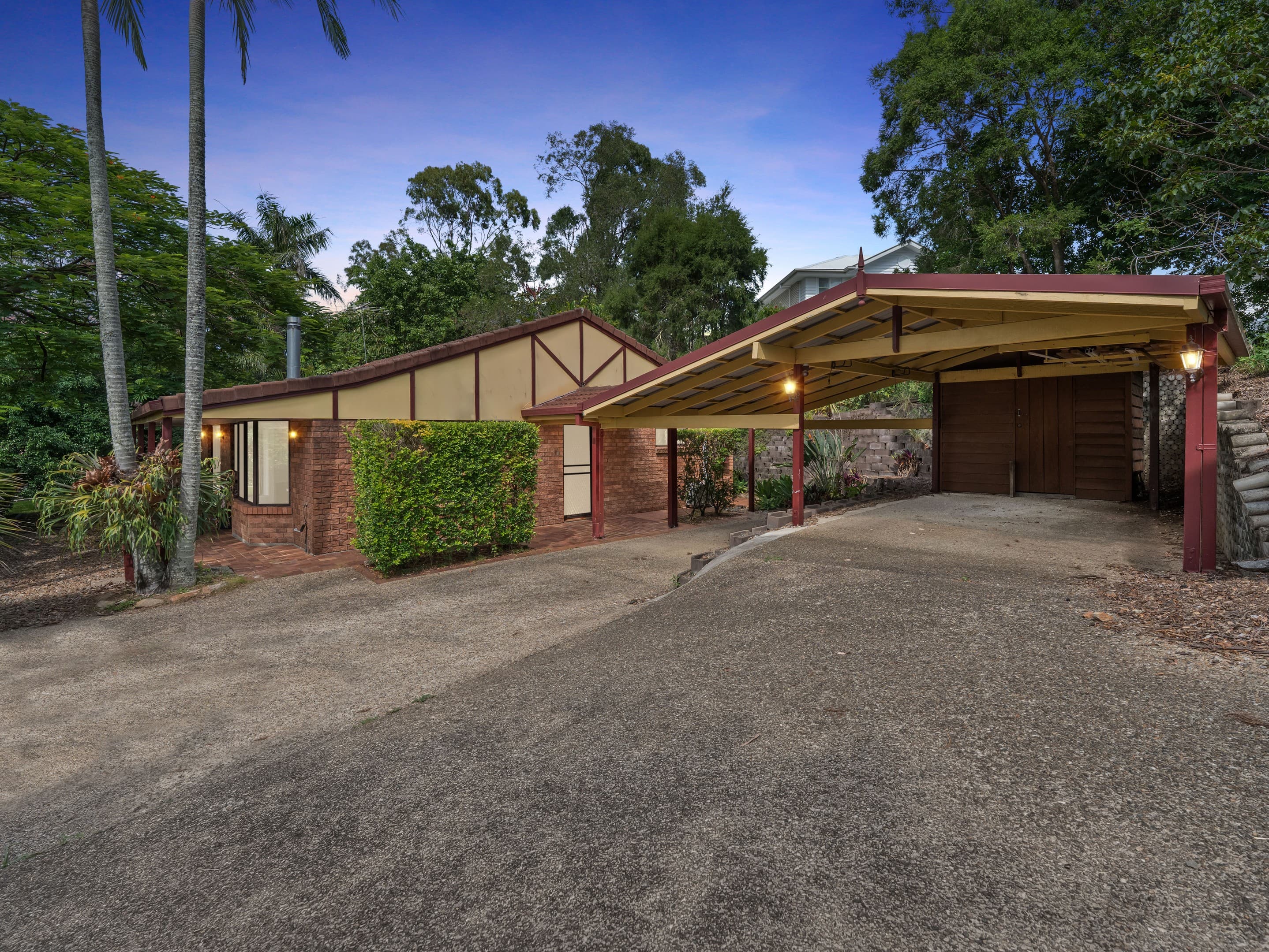 12 Wideview Terrace, Arana Hills, Arana Hills — photo 1 of 5