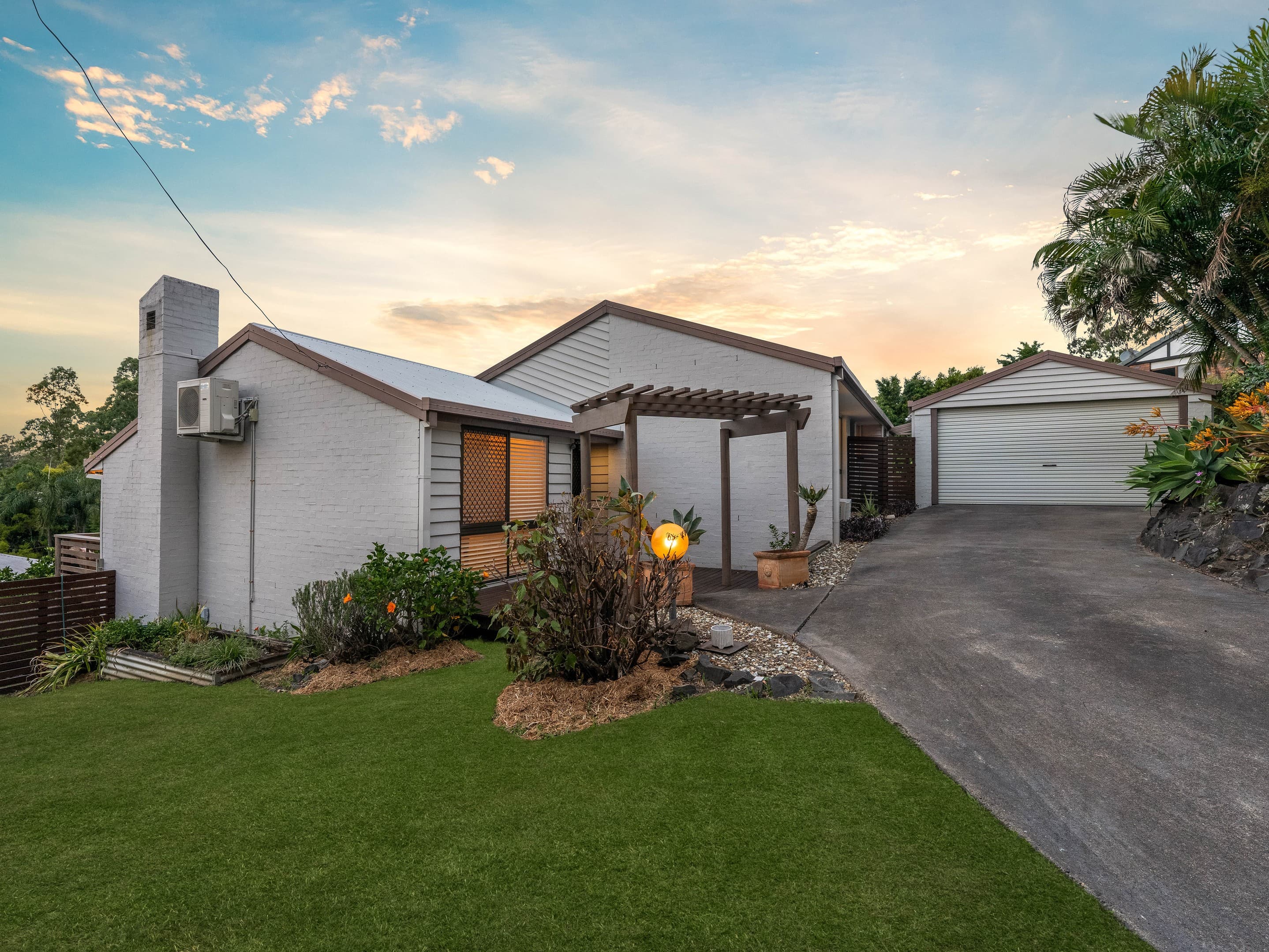 5 Thiesfield Street, Fig Tree Pocket — photo 1 of 5