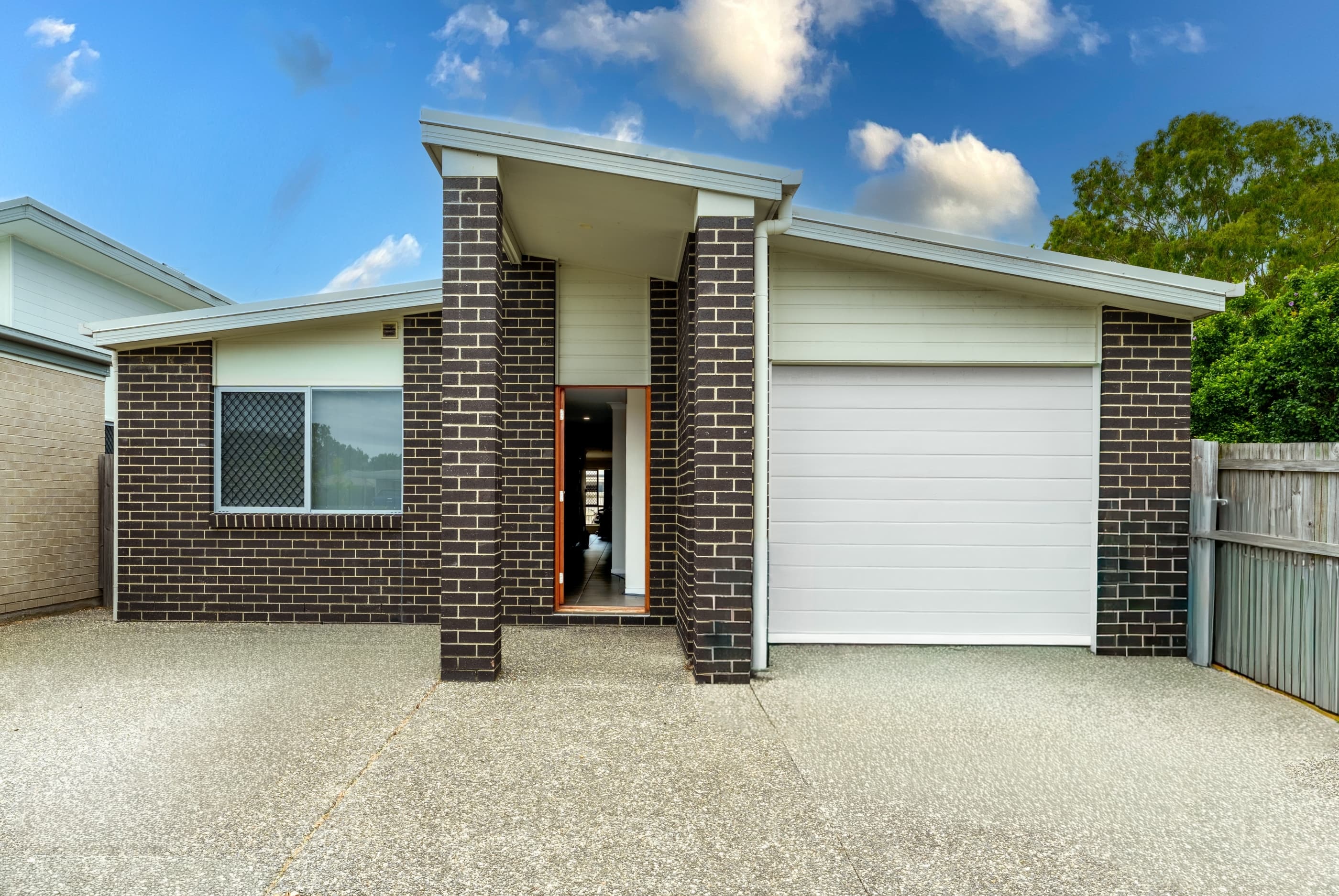 55 Jones Street, Rothwell, Rothwell — photo 1 of 5