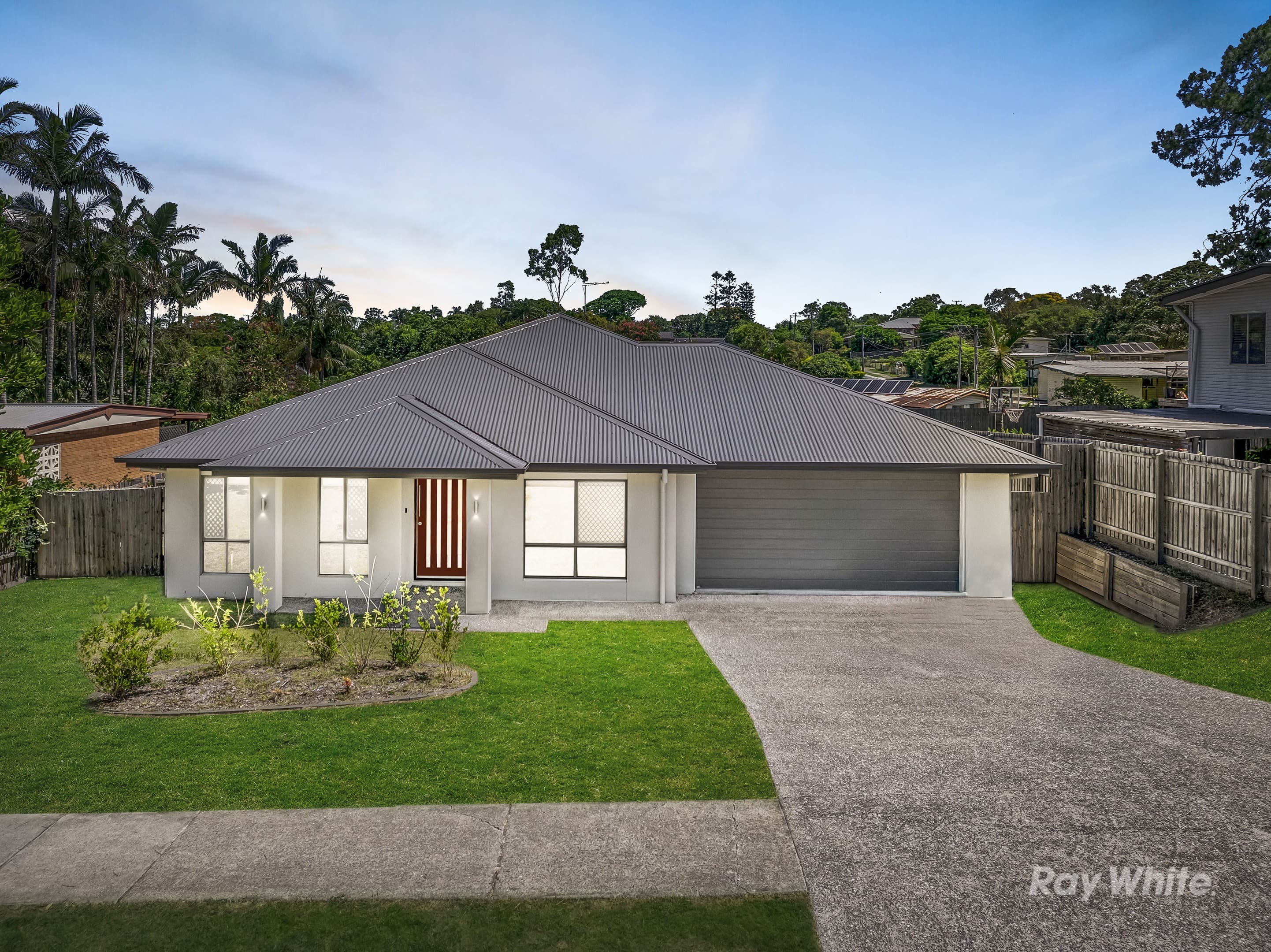 13 Bruce Road, Woodridge, Woodridge — photo 1 of 5