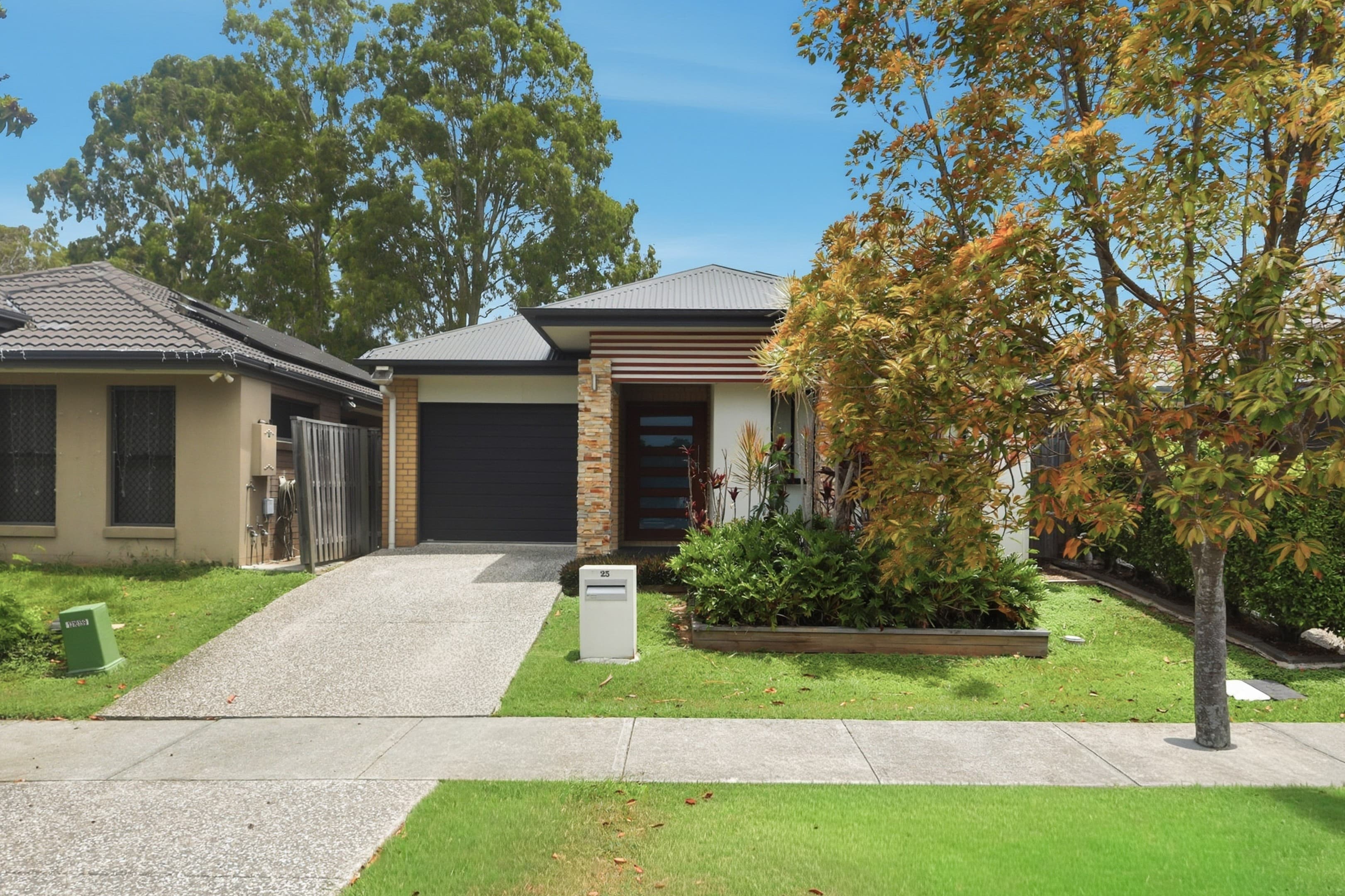 25 Blue Mountains Crescent, Fitzgibbon, Fitzgibbon — photo 1 of 5