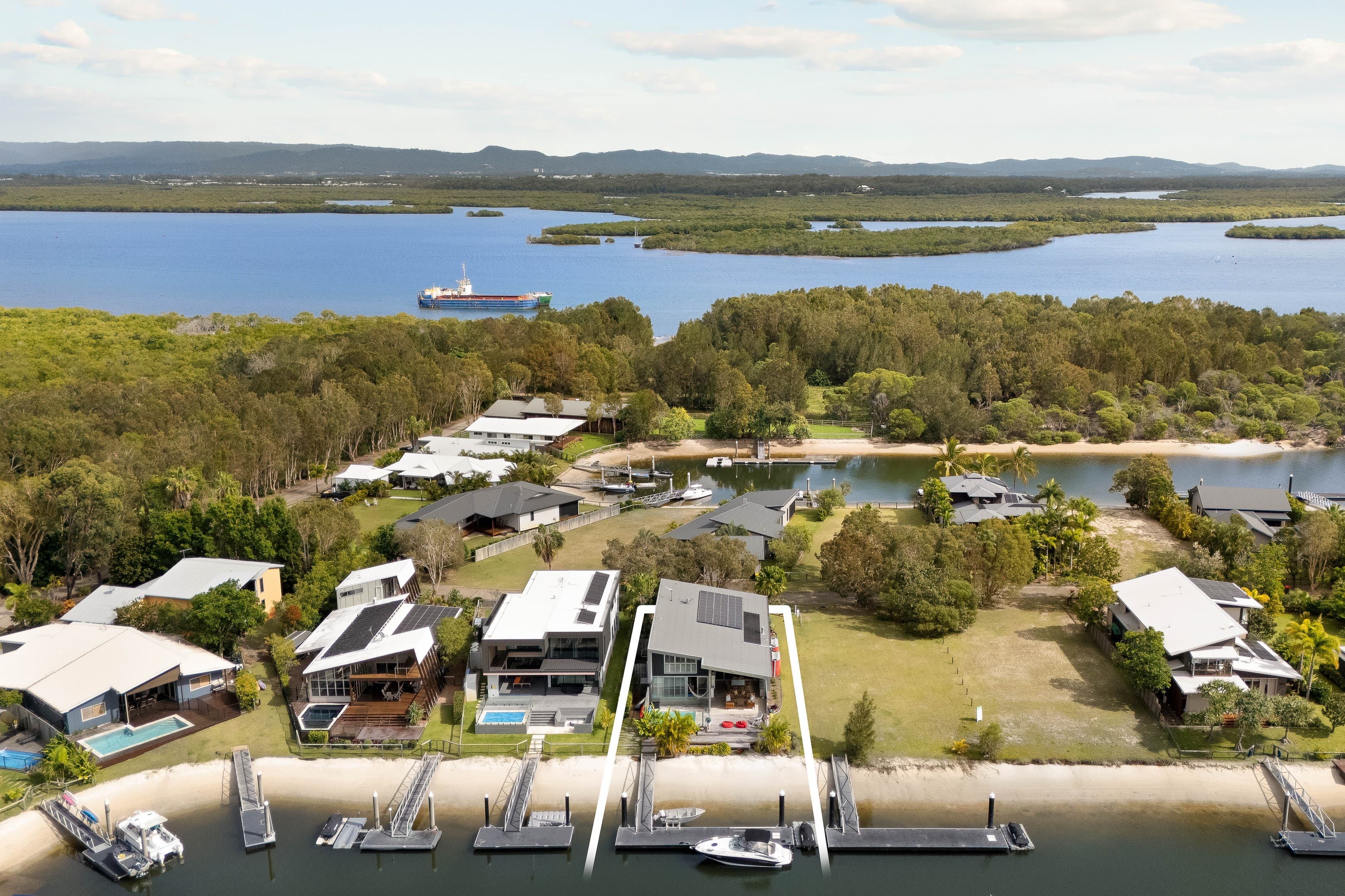 7 Casuarina Court, South Stradbroke - Image 1