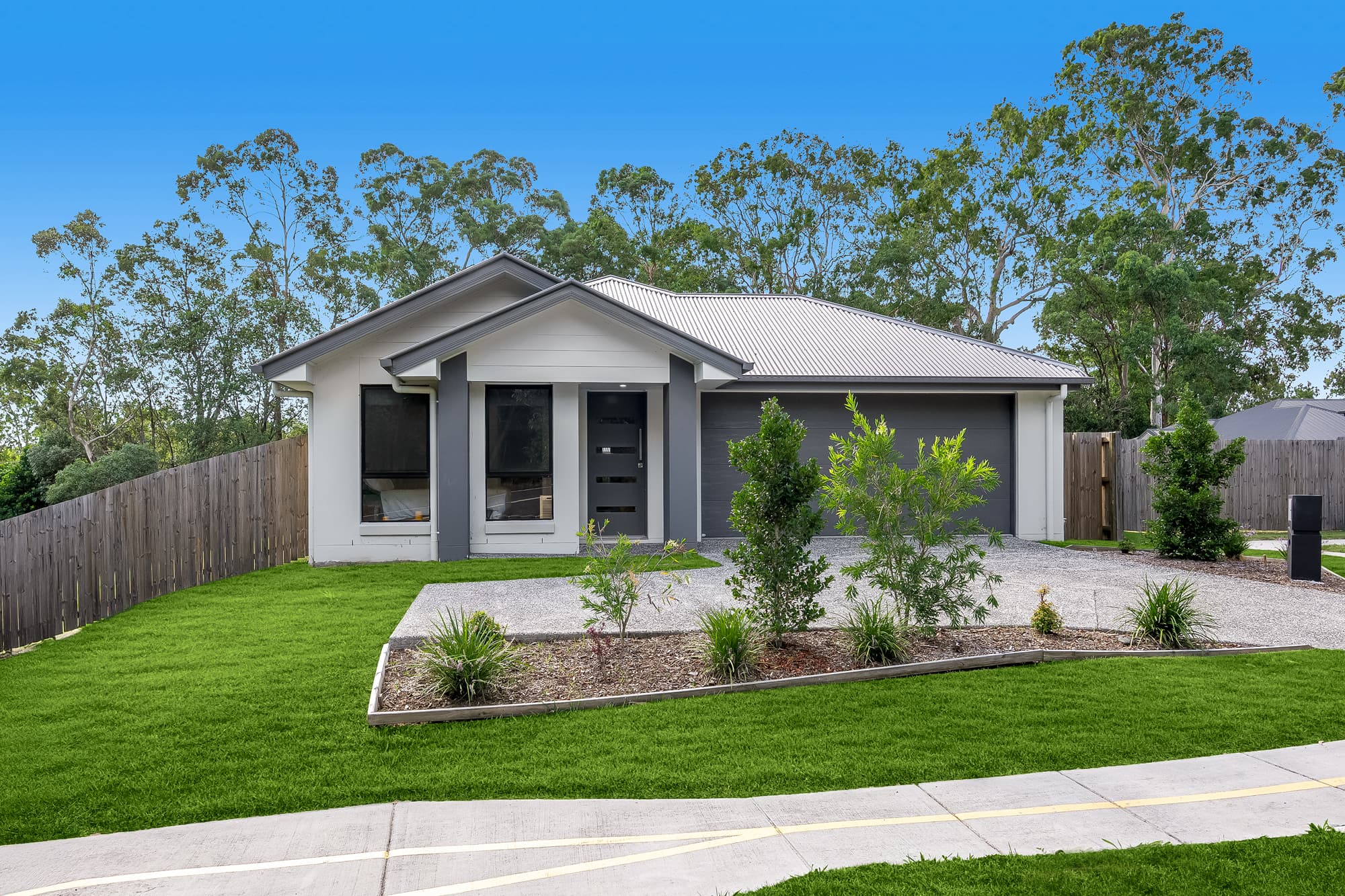 18 Maybell Place, Moggill, Moggill — photo 1 of 5