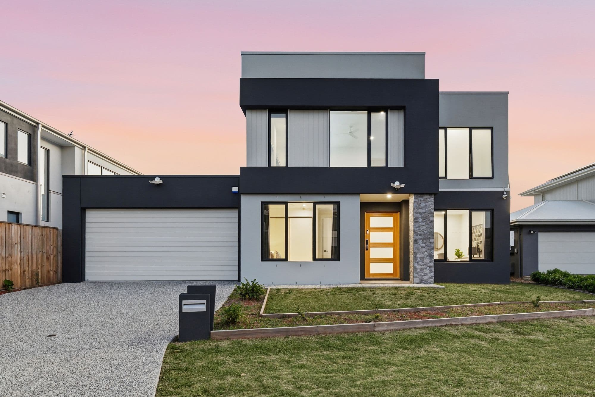 7 Kinwarton Crescent, Calamvale, Calamvale — photo 1 of 5