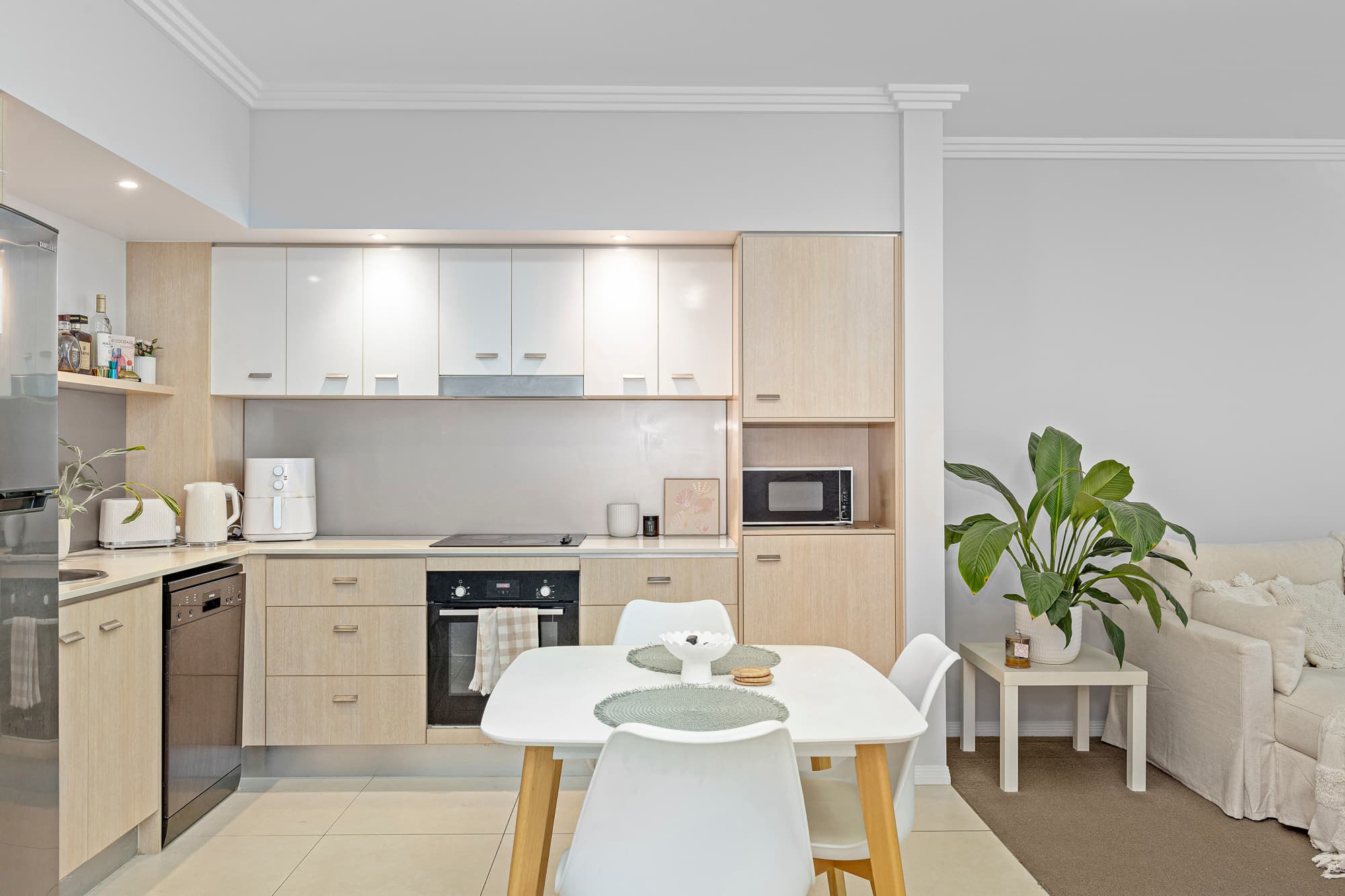 144/1-7 Moores Crescent, Varsity Lakes - Image 1