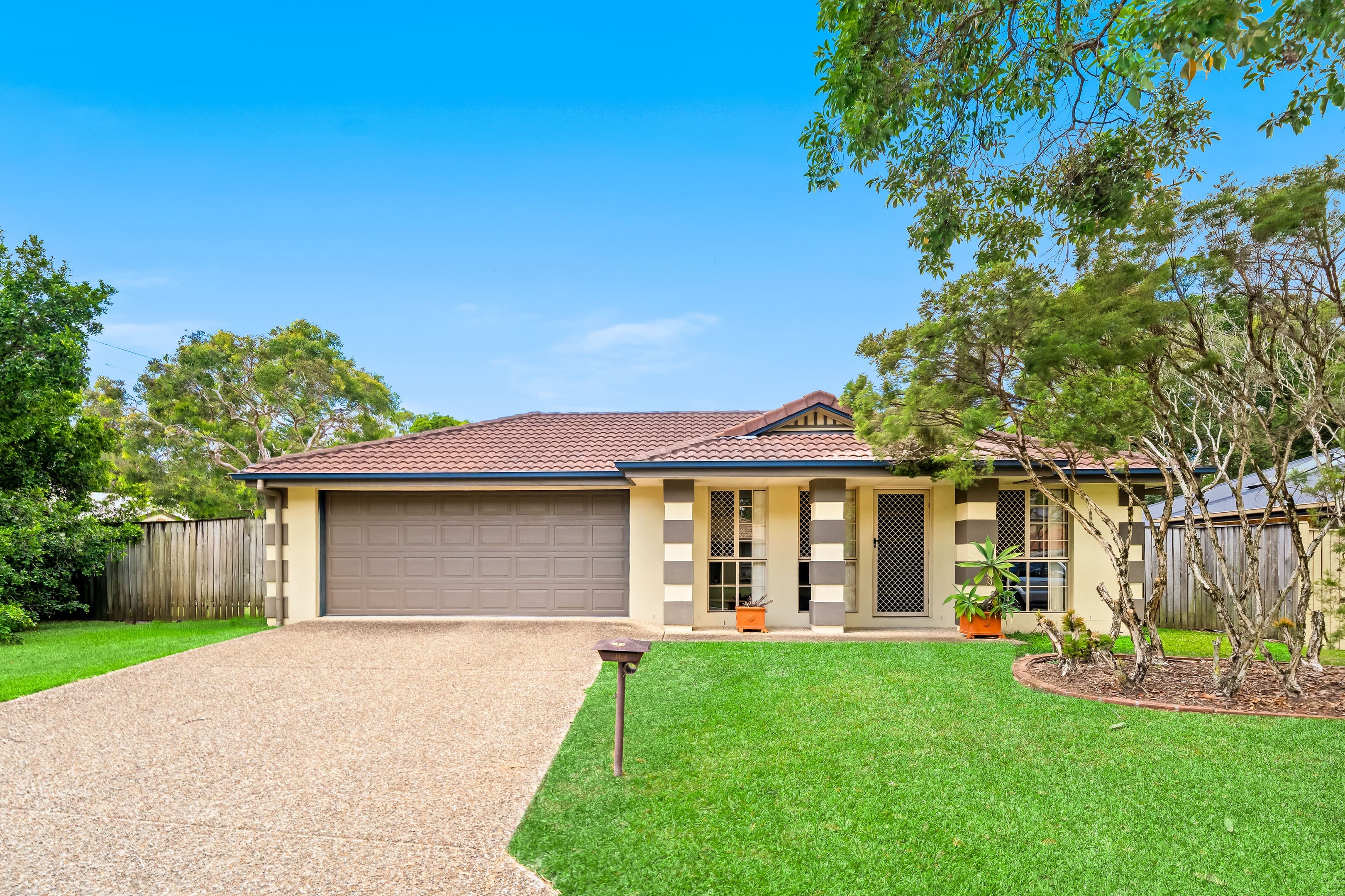 23 Brushbox Crescent, Sunnybank Hills, Sunnybank Hills — photo 1 of 5