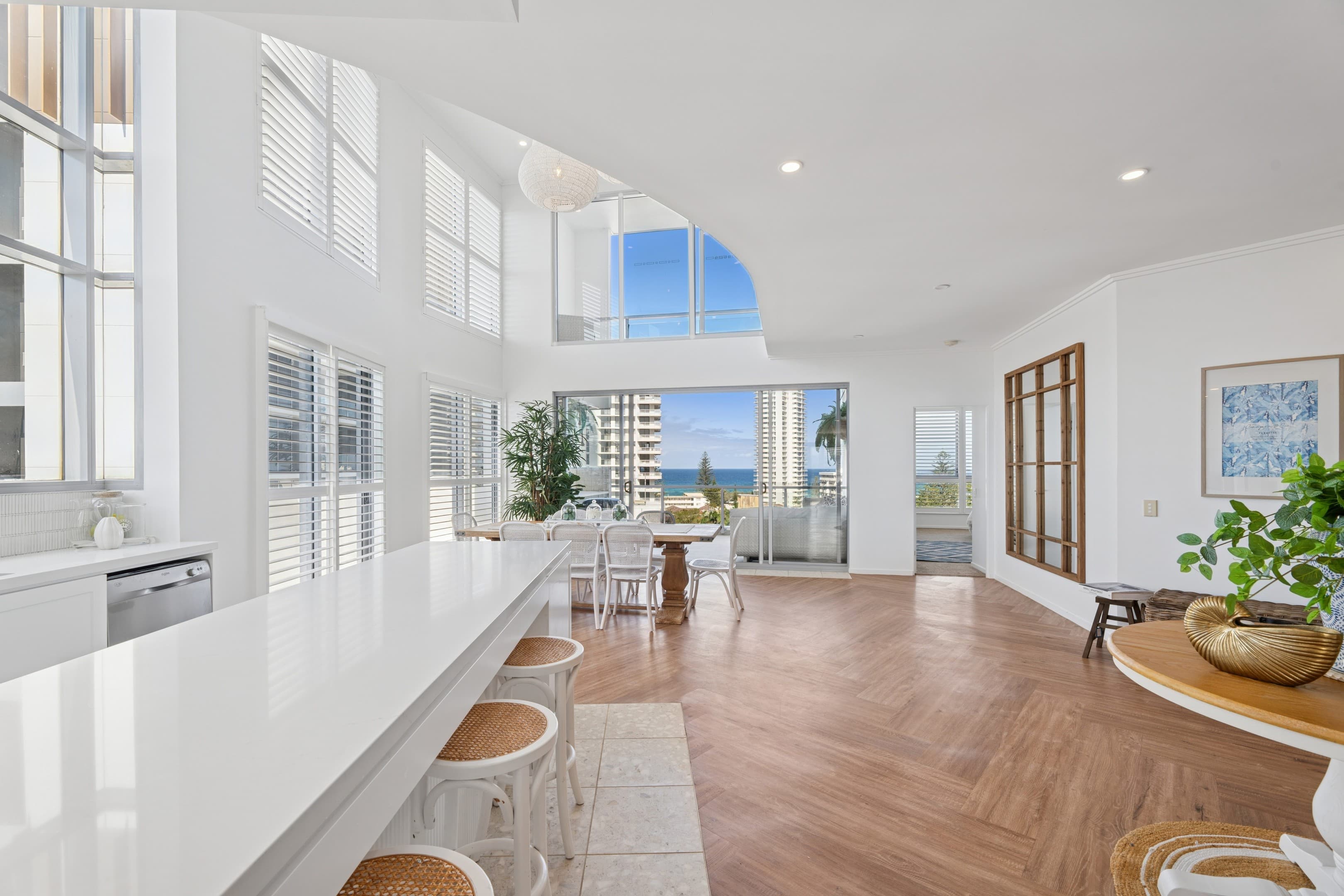 18/120 Surf Parade, Broadbeach - Image 1