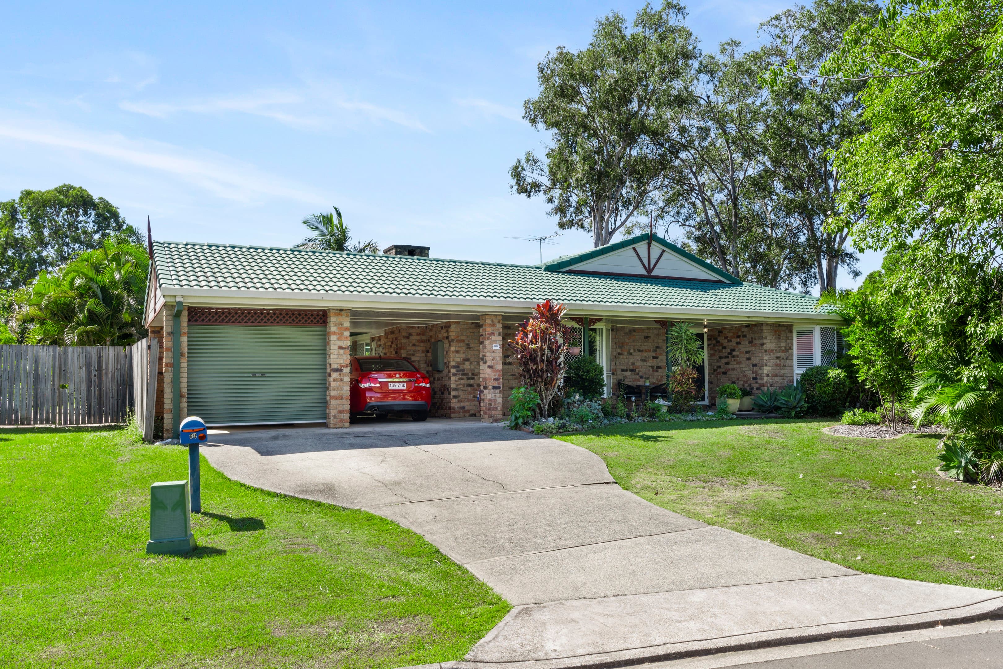 60 Allira Crescent, Carseldine, Carseldine — photo 1 of 5