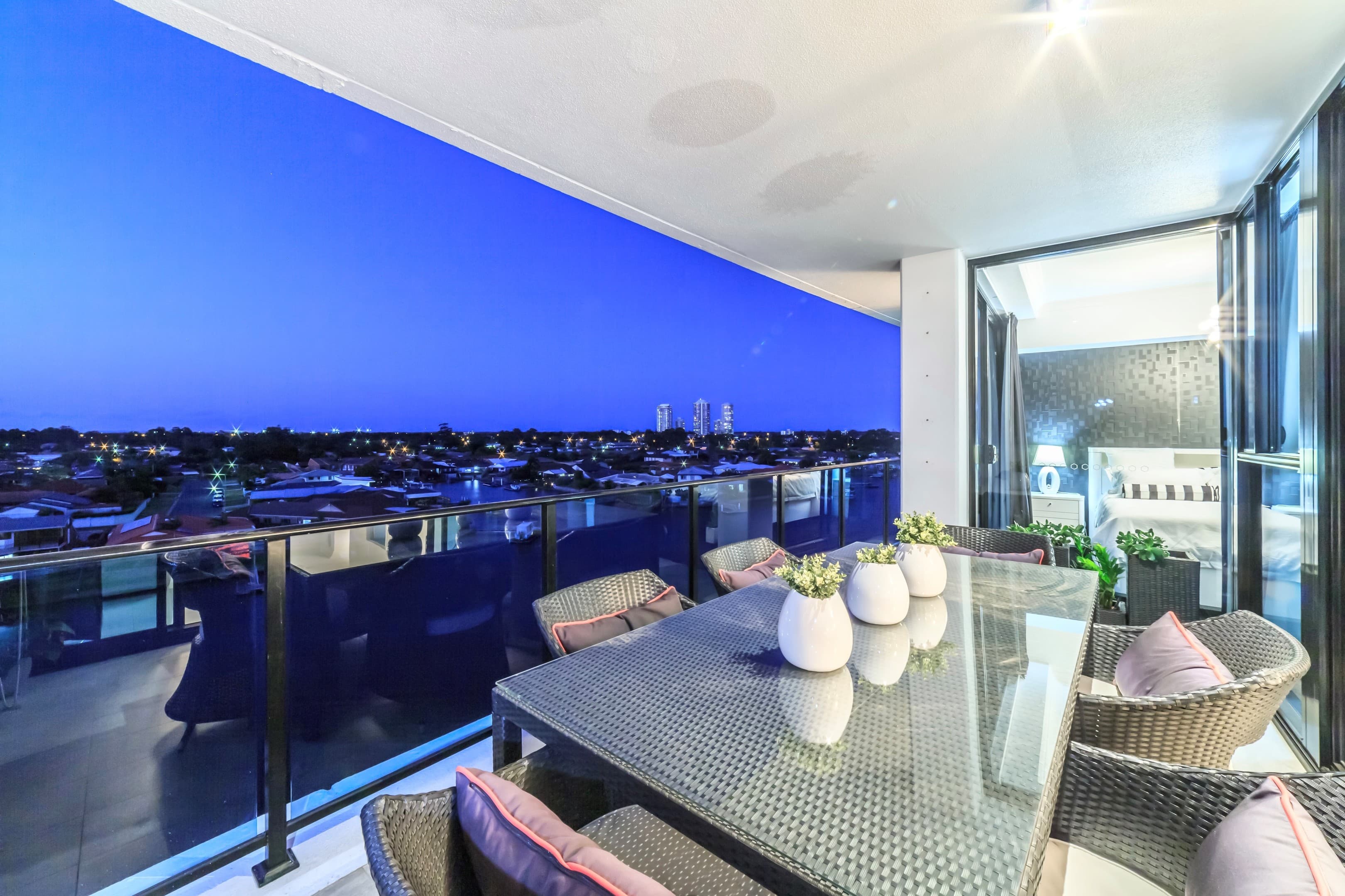 3504/5 Harbour Side Court, Biggera Waters - Image 1