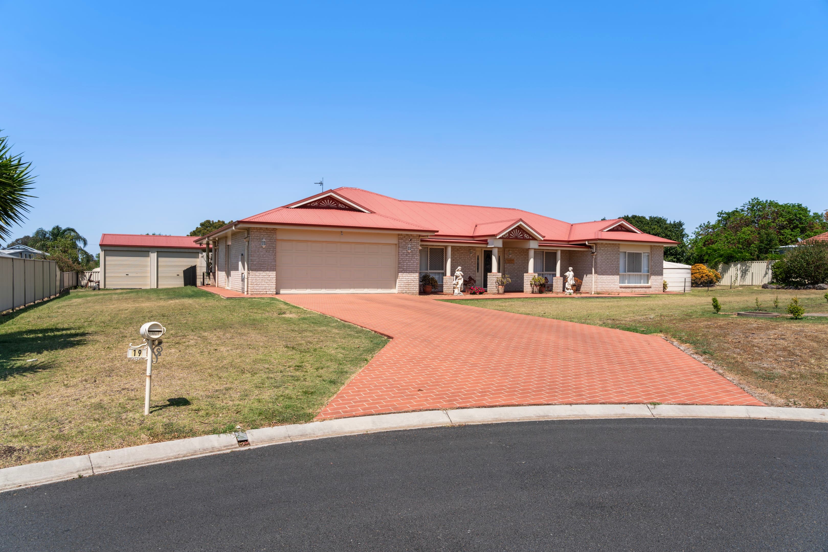 19 Woodhurst Court, Pittsworth, Pittsworth — photo 1 of 5
