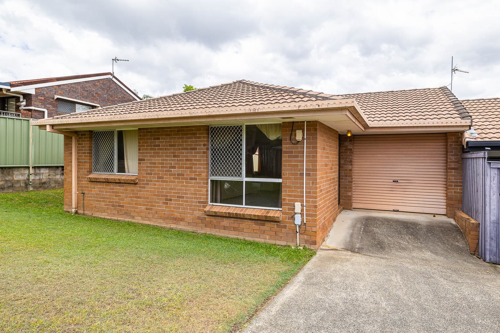 2/11 Gladys Street, Labrador, Labrador — photo 1 of 5