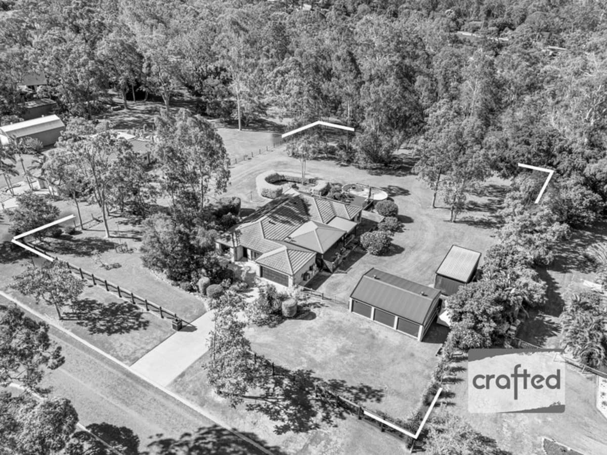 370 Equestrian Drive, New Beith, New Beith — photo 1 of 5