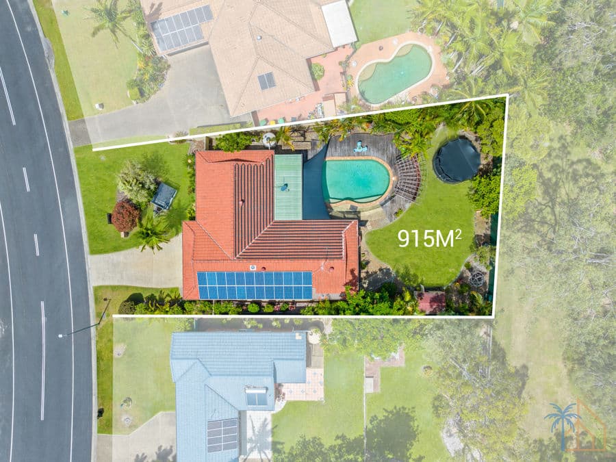196 Mildura Drive, Helensvale, Helensvale — photo 1 of 5