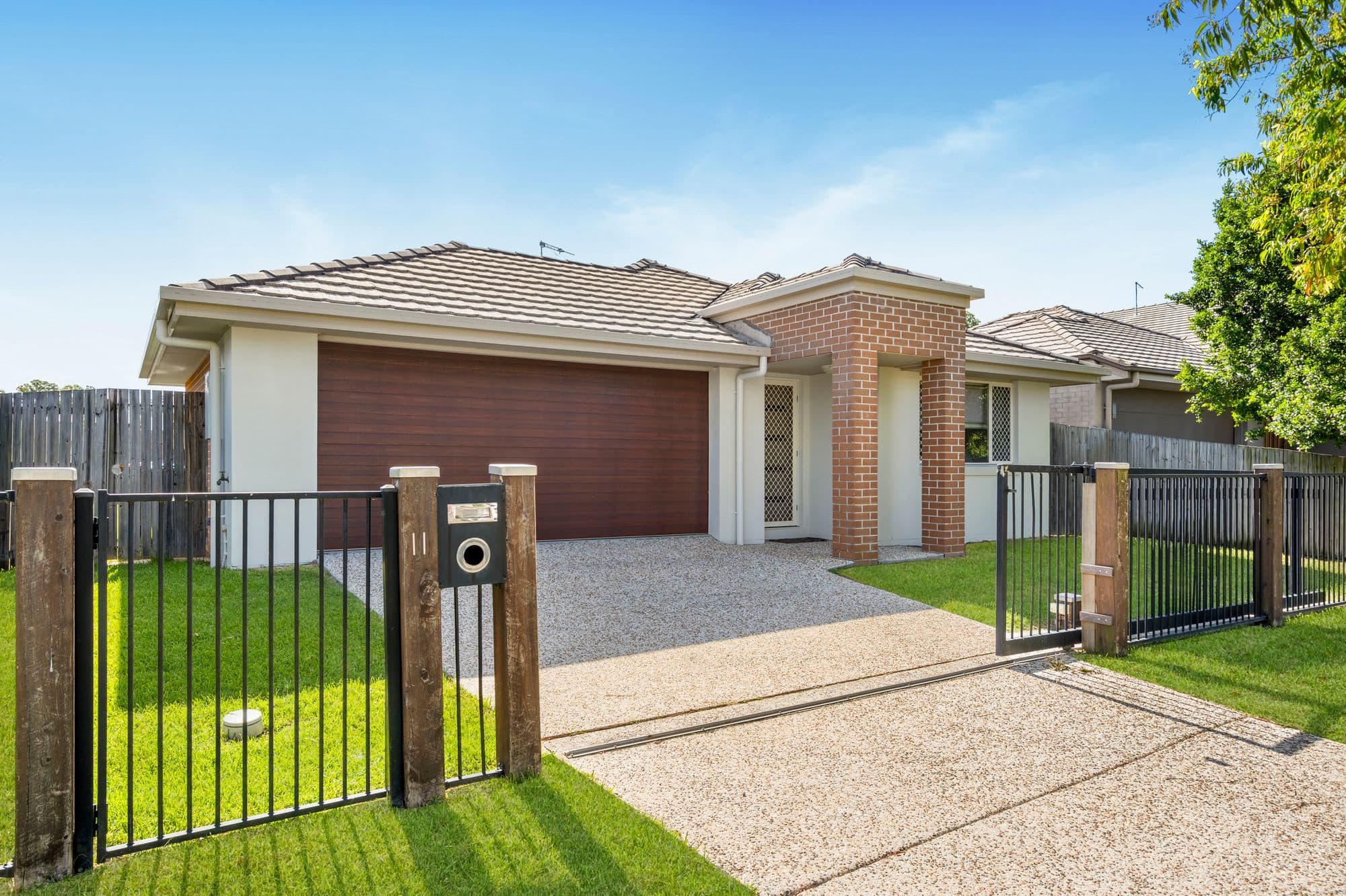 11 Woodgate Street, Oxley, Oxley — photo 1 of 5
