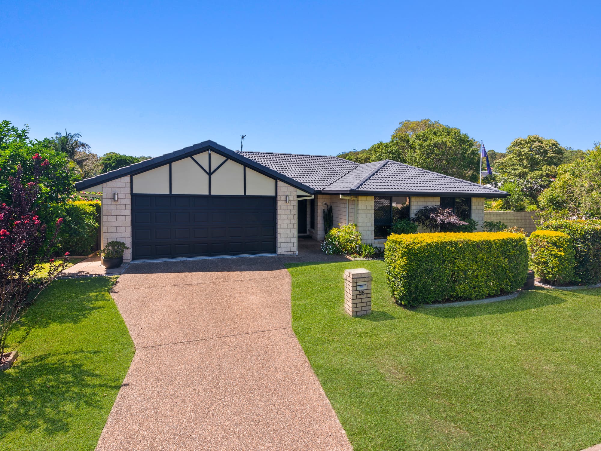 58 Casuarina Drive, Elanora, Elanora — photo 1 of 5