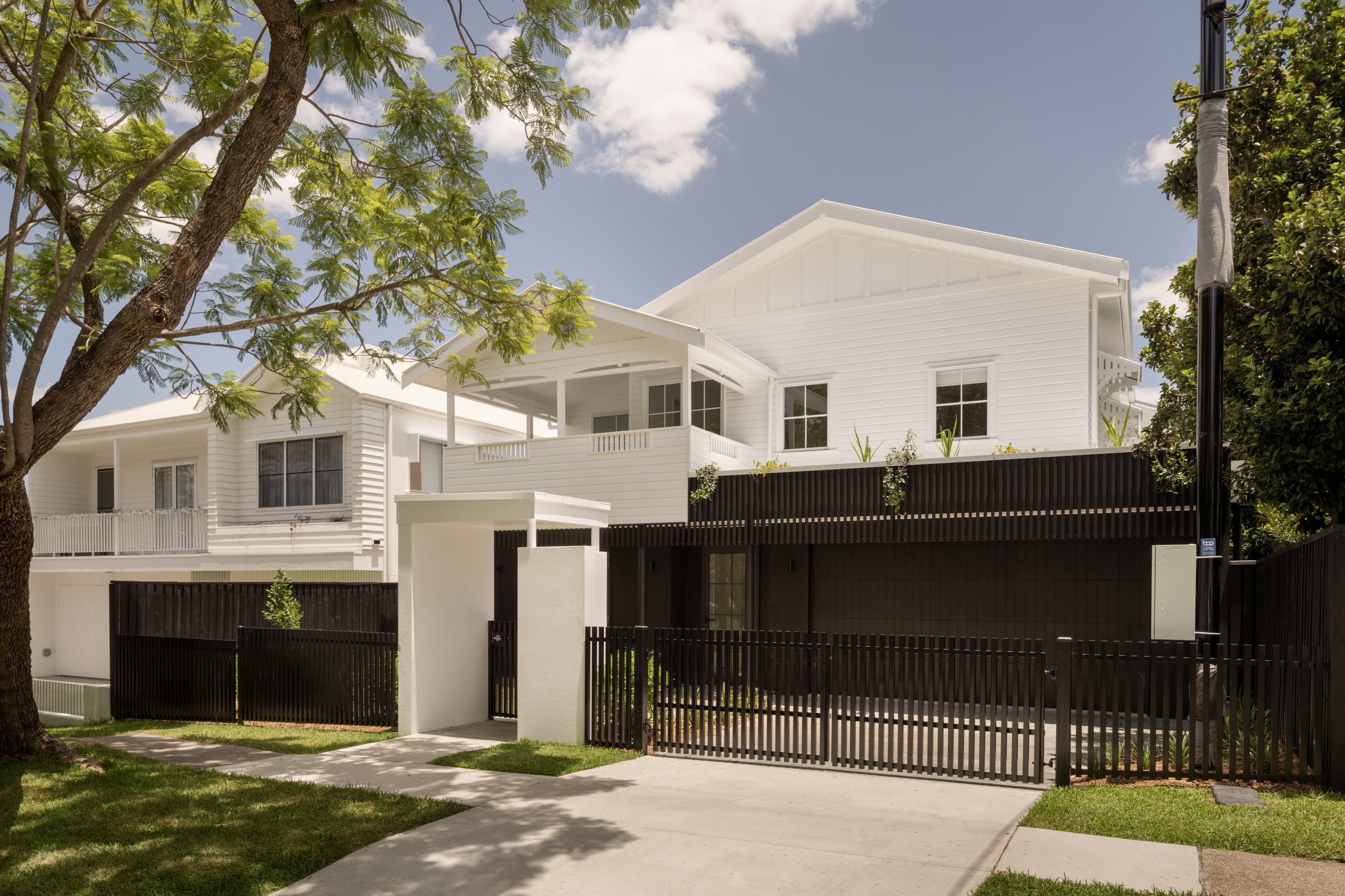 83 Verney Road West, Graceville, Graceville — photo 1 of 5