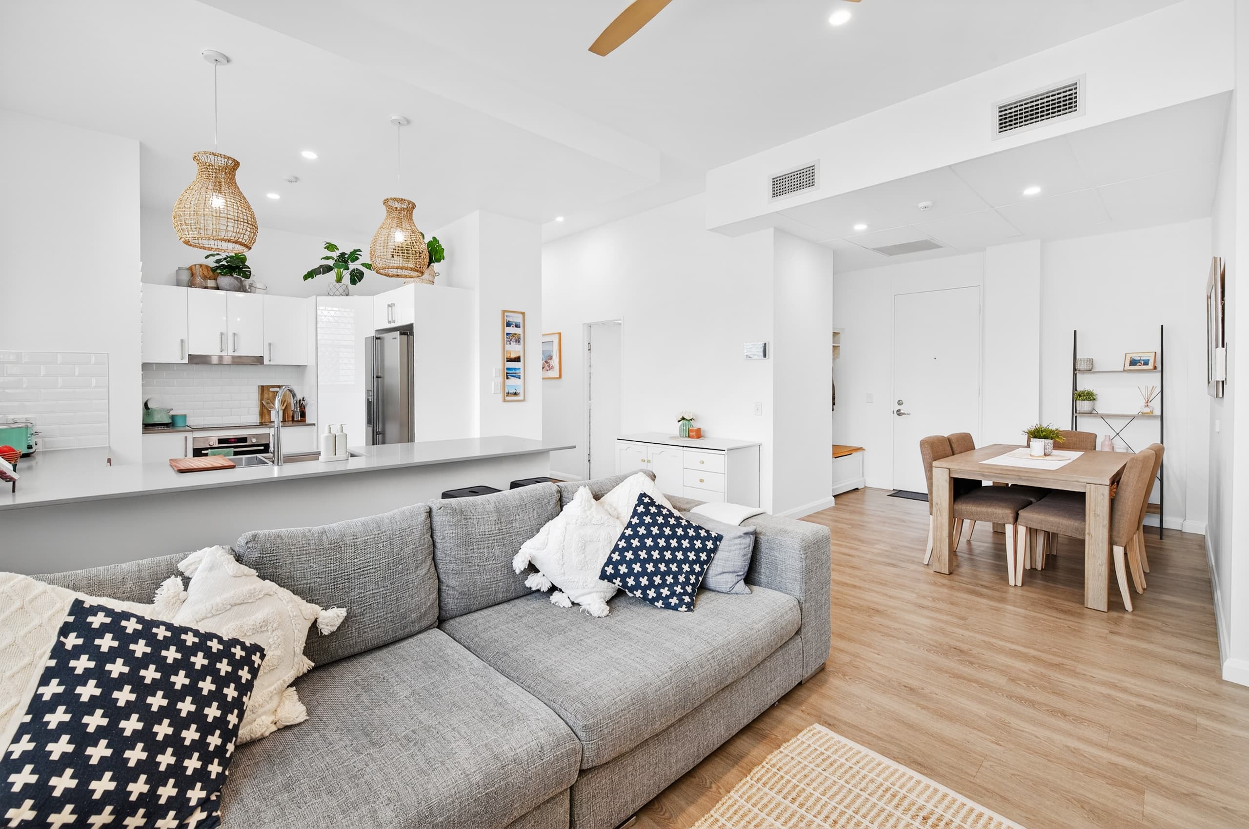 3/142 The Esplanade, Surfers Paradise, Surfers Paradise — photo 1 of 5