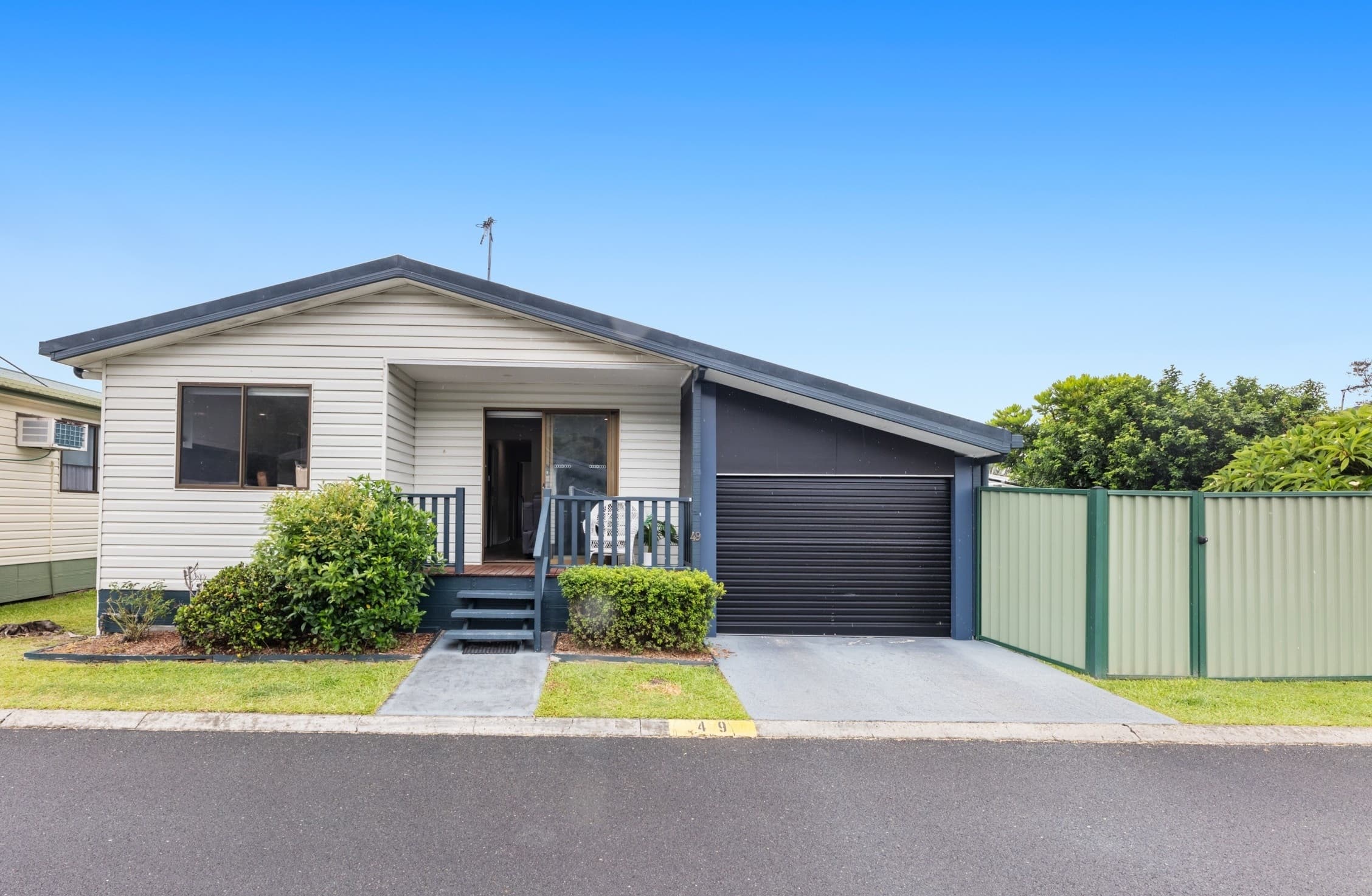 49/3 Township Drive, Burleigh Heads, Burleigh Heads — photo 1 of 5
