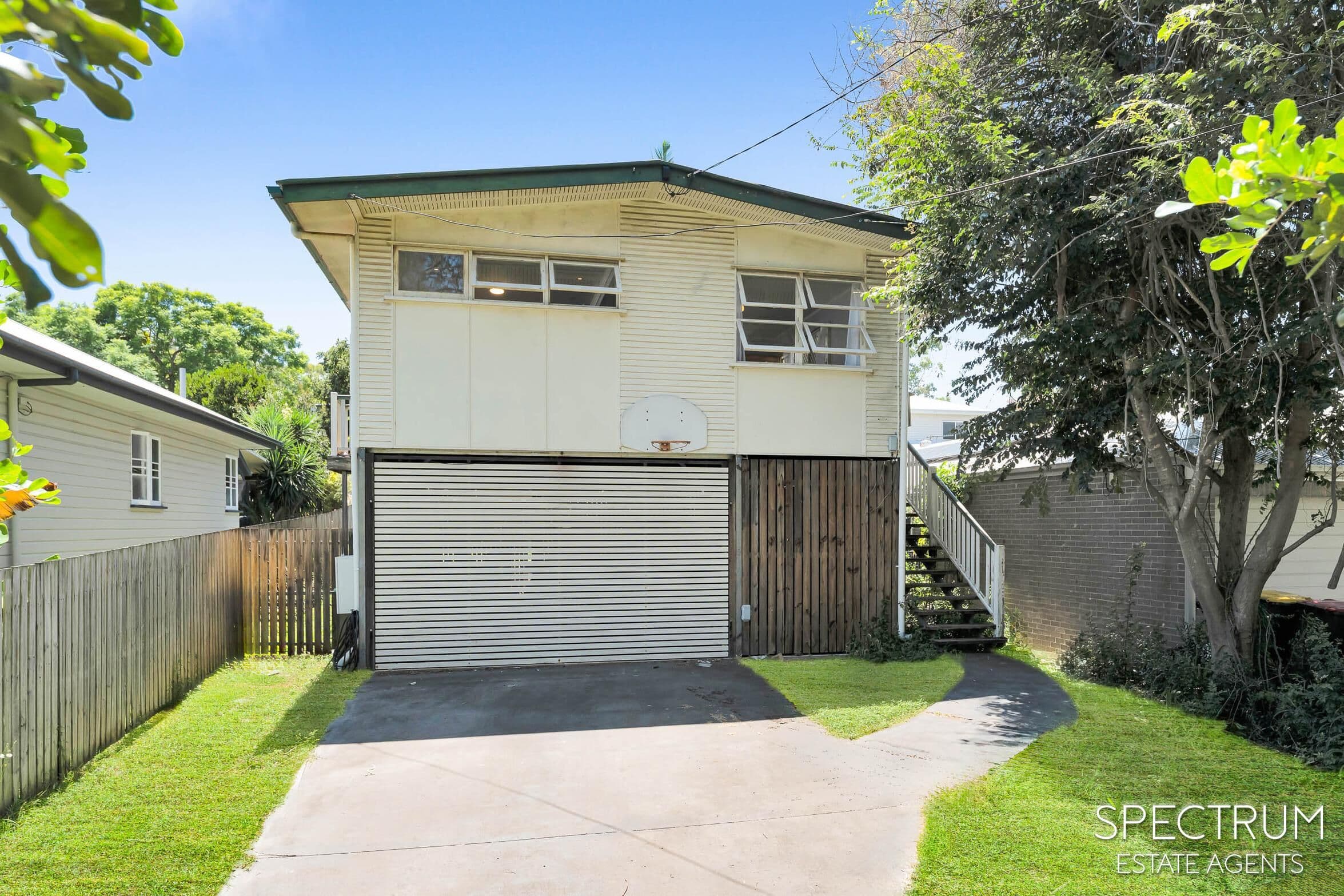 18 Agnew Street, Sandgate, Sandgate — photo 1 of 5