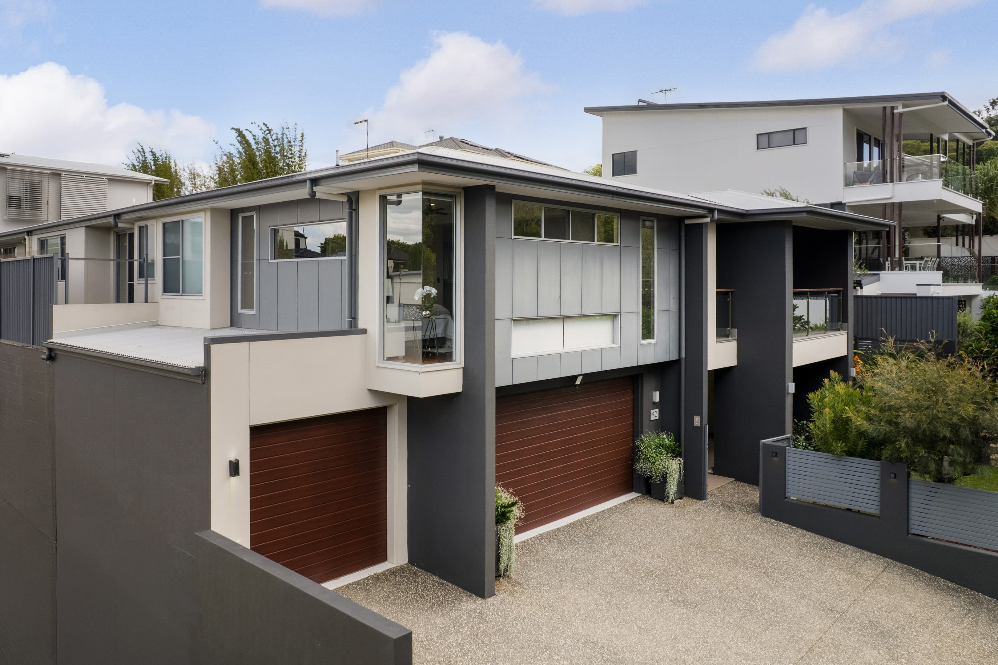92 Woodland Street, Carindale, Carindale — photo 1 of 5