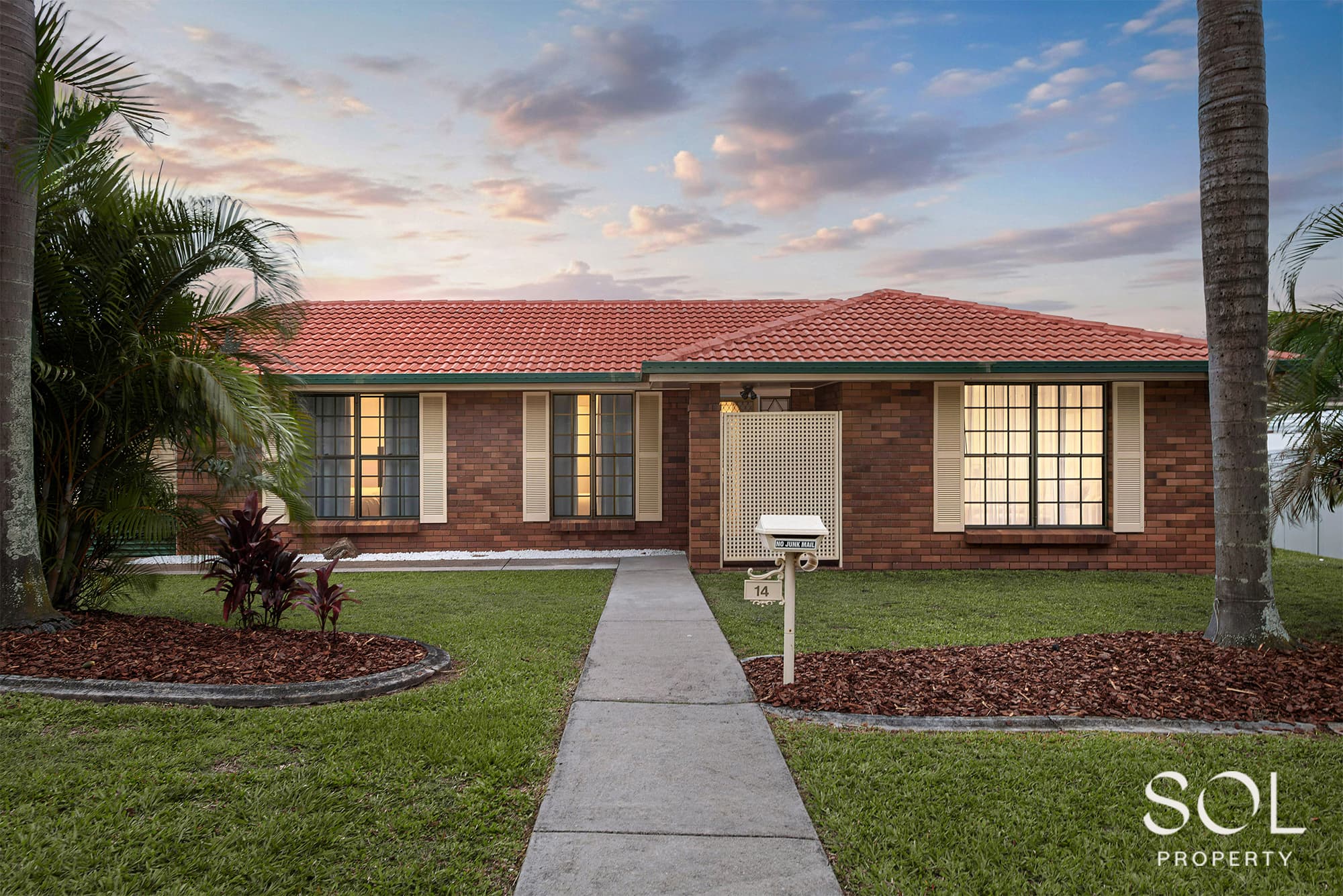 14 Nemira Street, Carseldine, Carseldine — photo 1 of 5