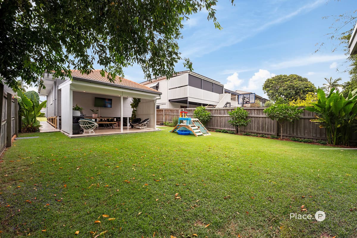 116 Shrapnel Road, Cannon Hill, Cannon Hill — photo 1 of 6