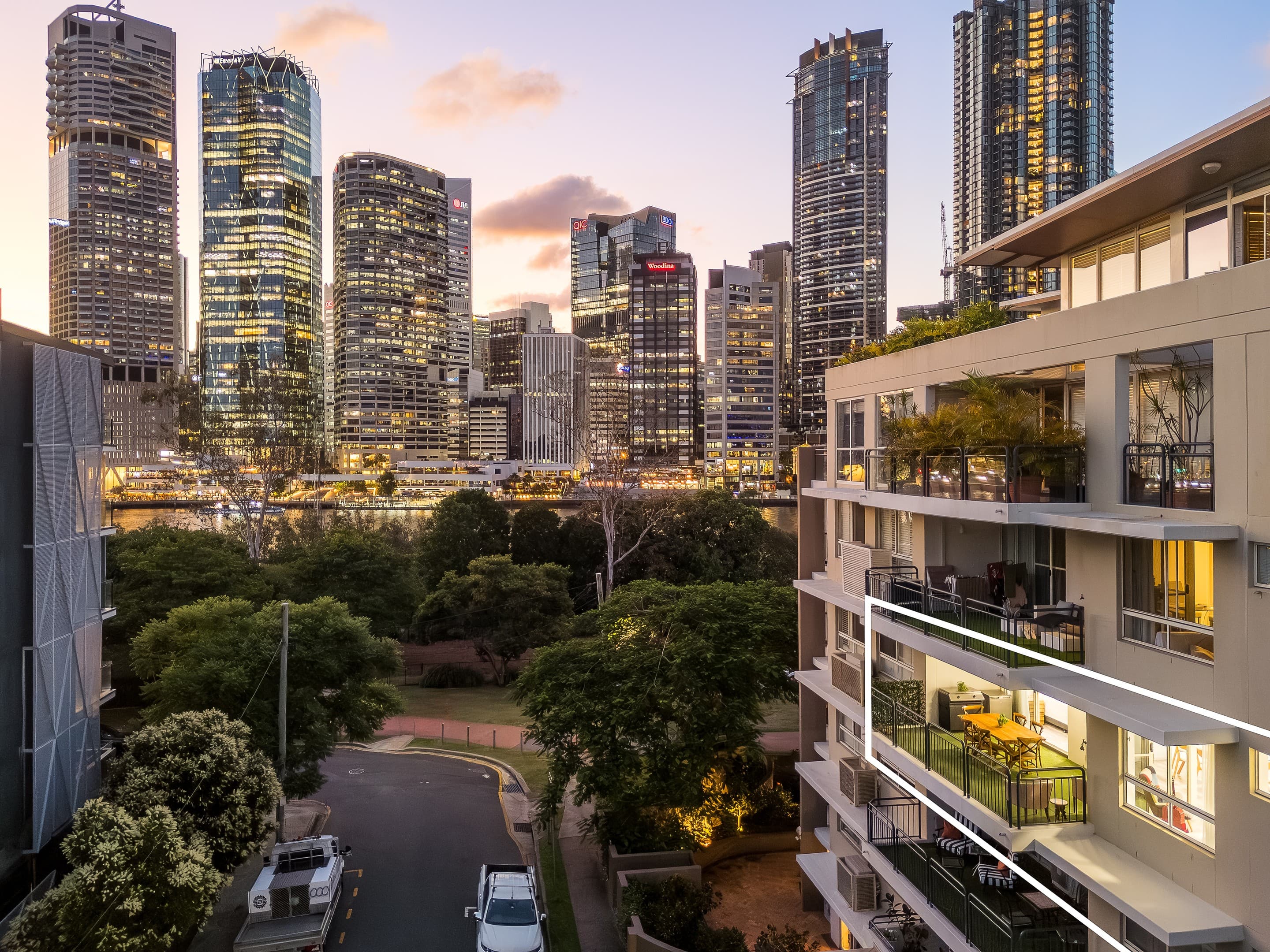214/19 Wicklow Street, Kangaroo Point, Kangaroo Point — photo 1 of 5
