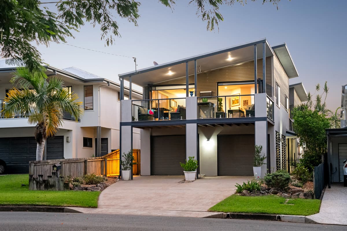 13 Broadwater Terrace, Redland Bay, Redland Bay — photo 1 of 5