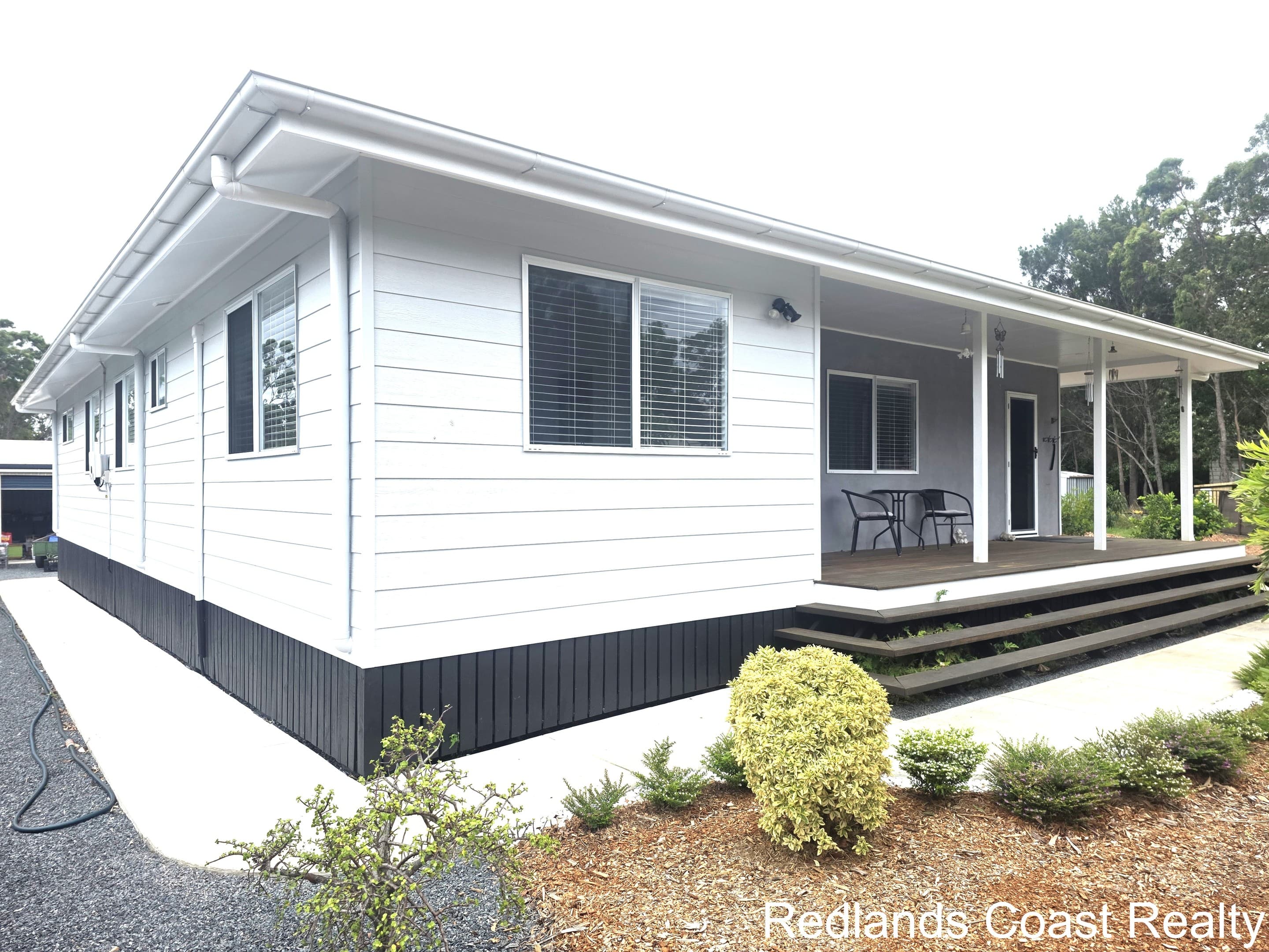 19-21 Wake St, Macleay Island - Image 1