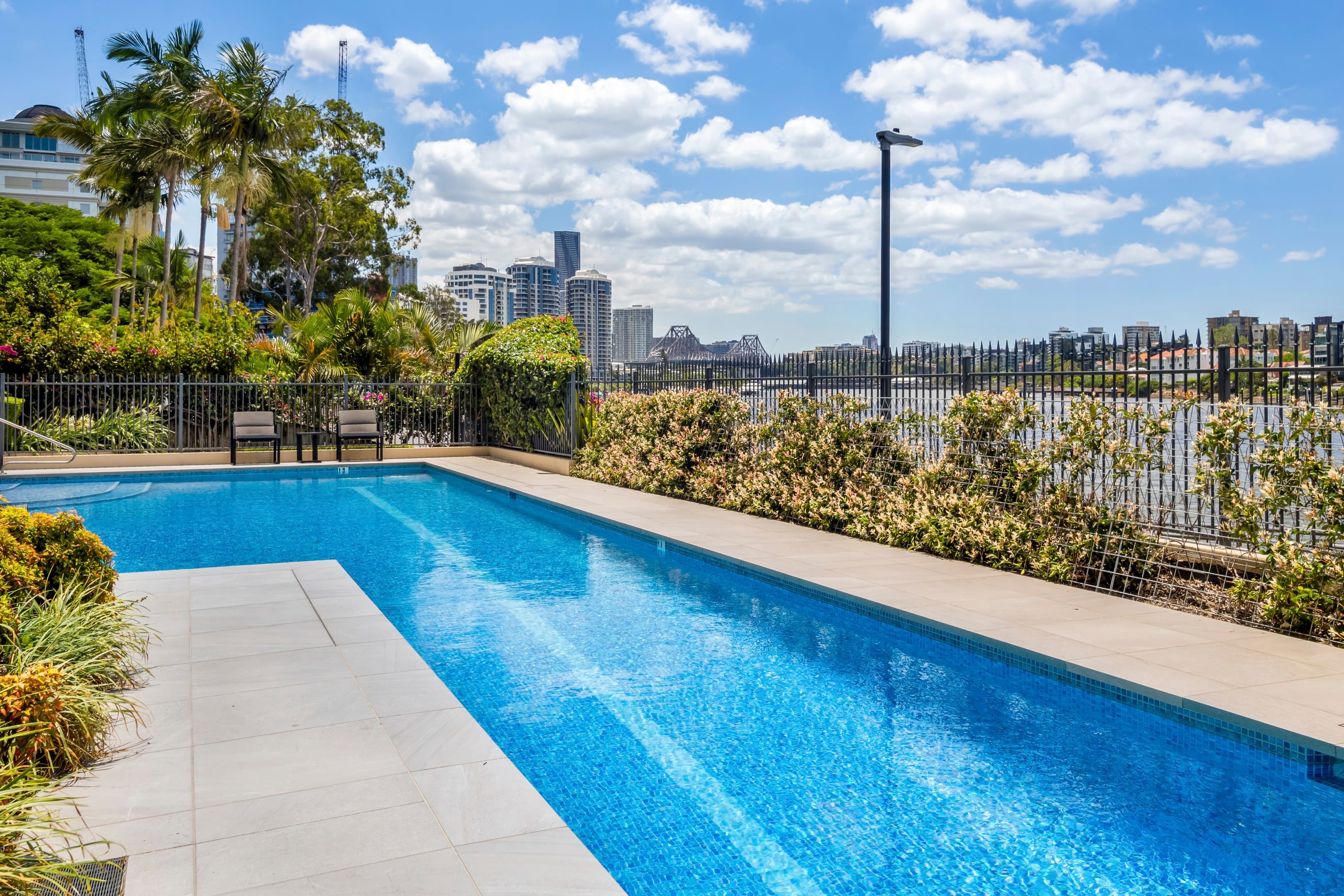 27/76 Thorn Street, Kangaroo Point - Image 1