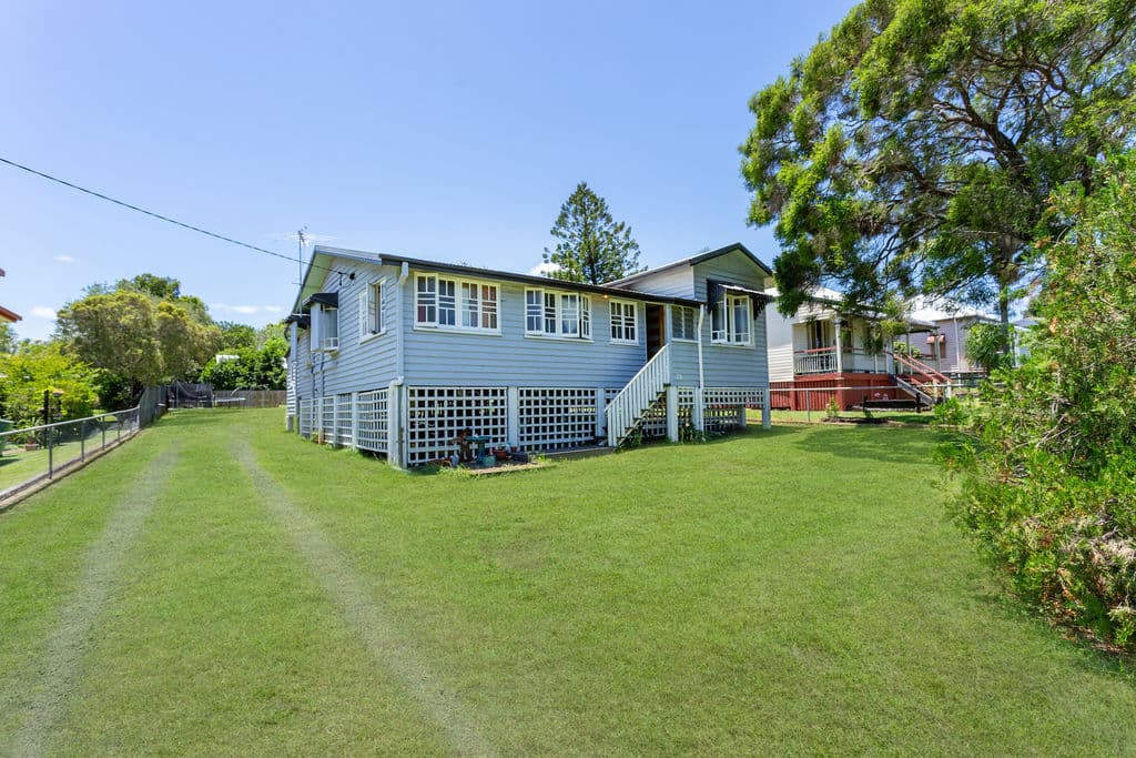 74 Queen St, Harrisville, Harrisville — photo 1 of 5