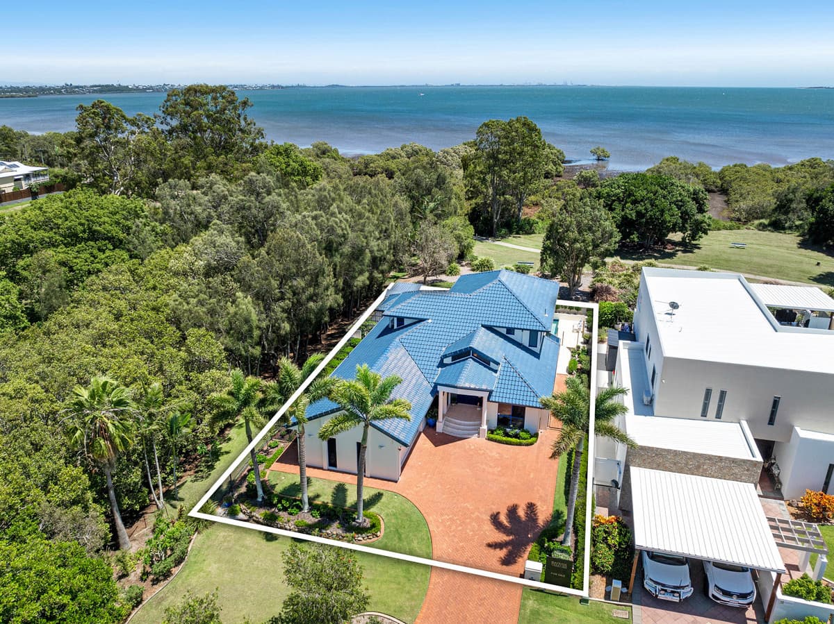 40 Allan Day Drive, Wellington Point, Wellington Point — photo 1 of 5
