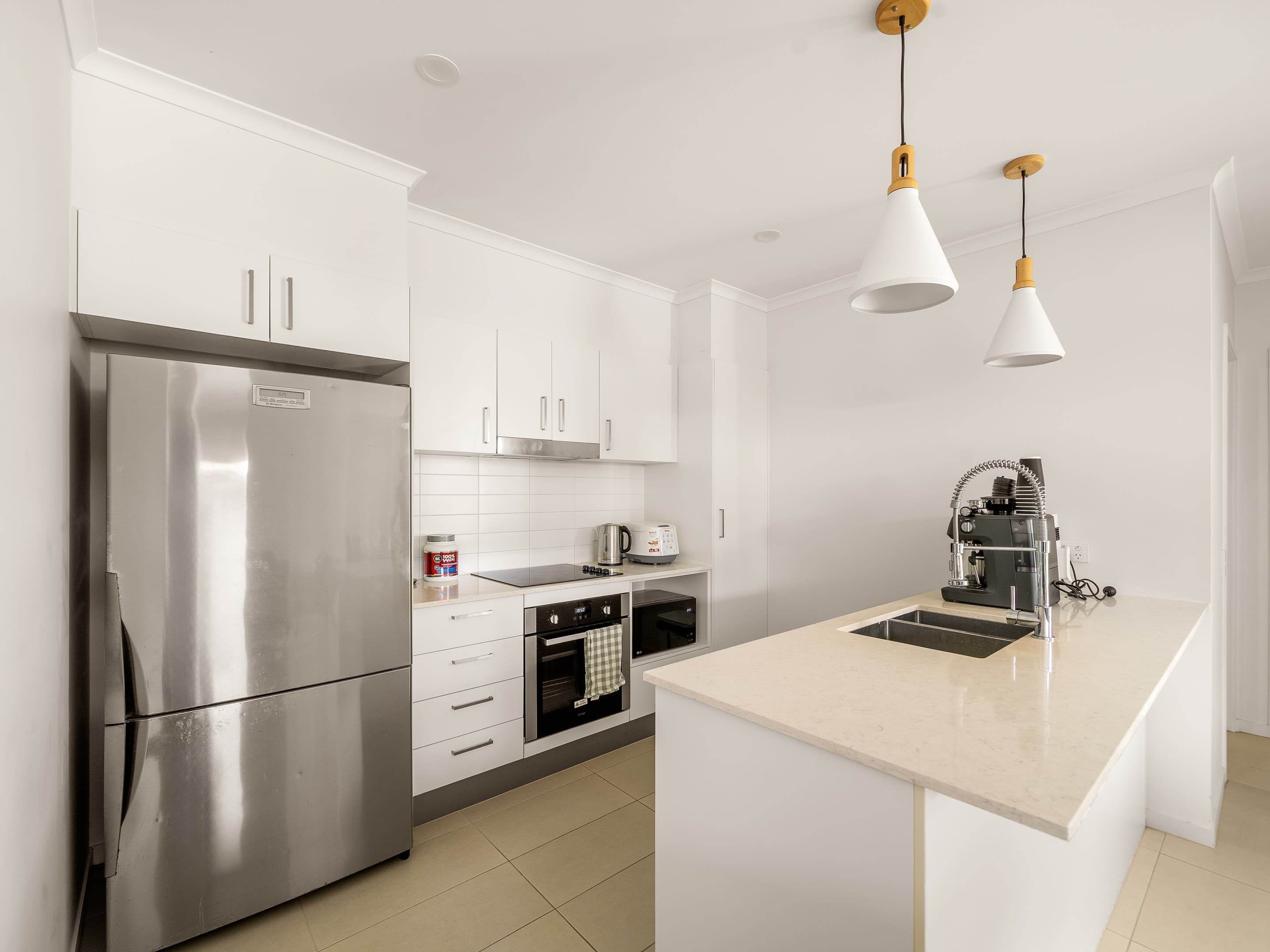 303/5 Folkestone Street, Bowen Hills, Bowen Hills — photo 1 of 5