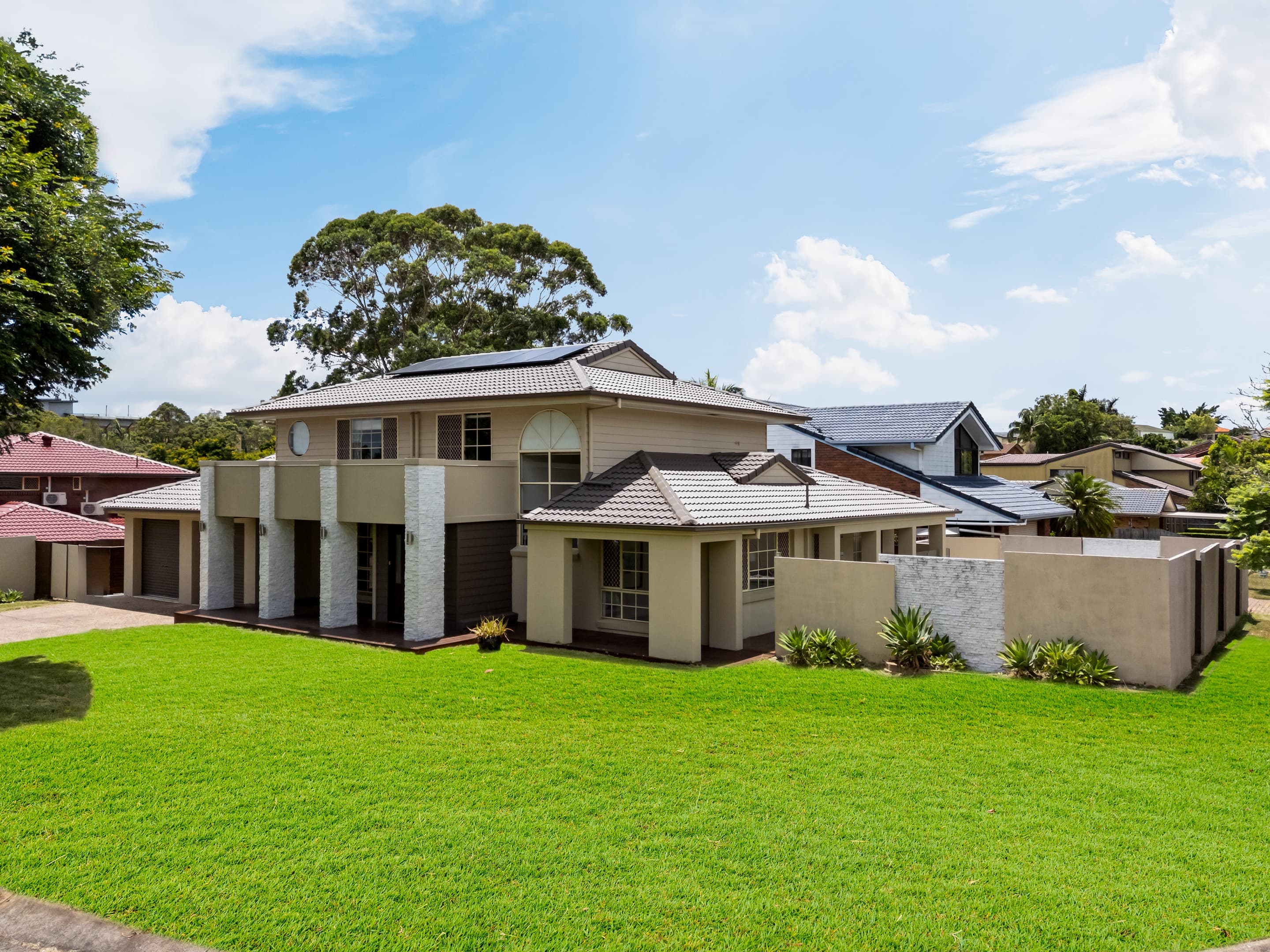 18 Eisenhower Street, Stretton, Stretton — photo 1 of 5
