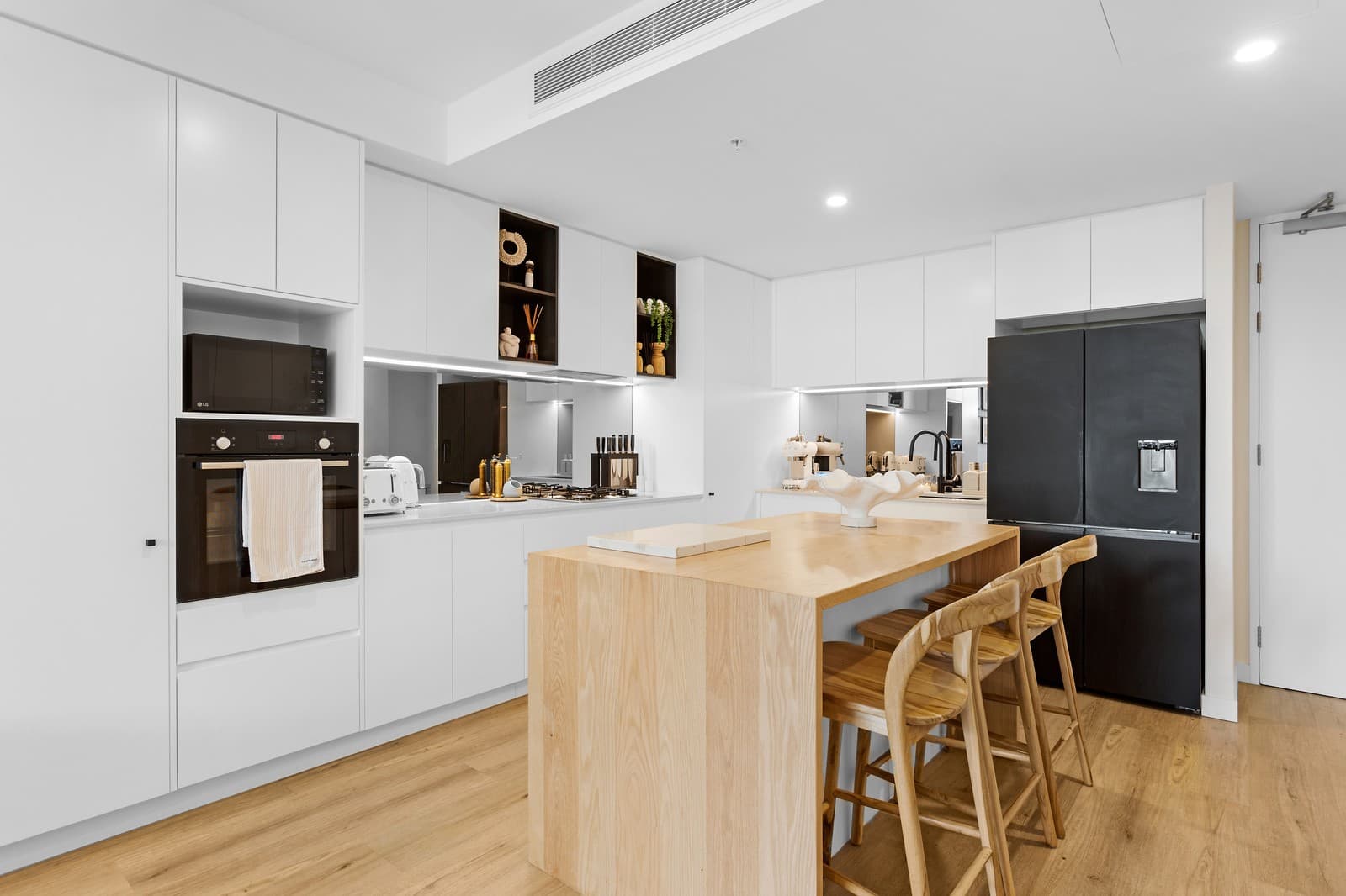 106/1 Waterfront Place, Robina, Robina — photo 1 of 5