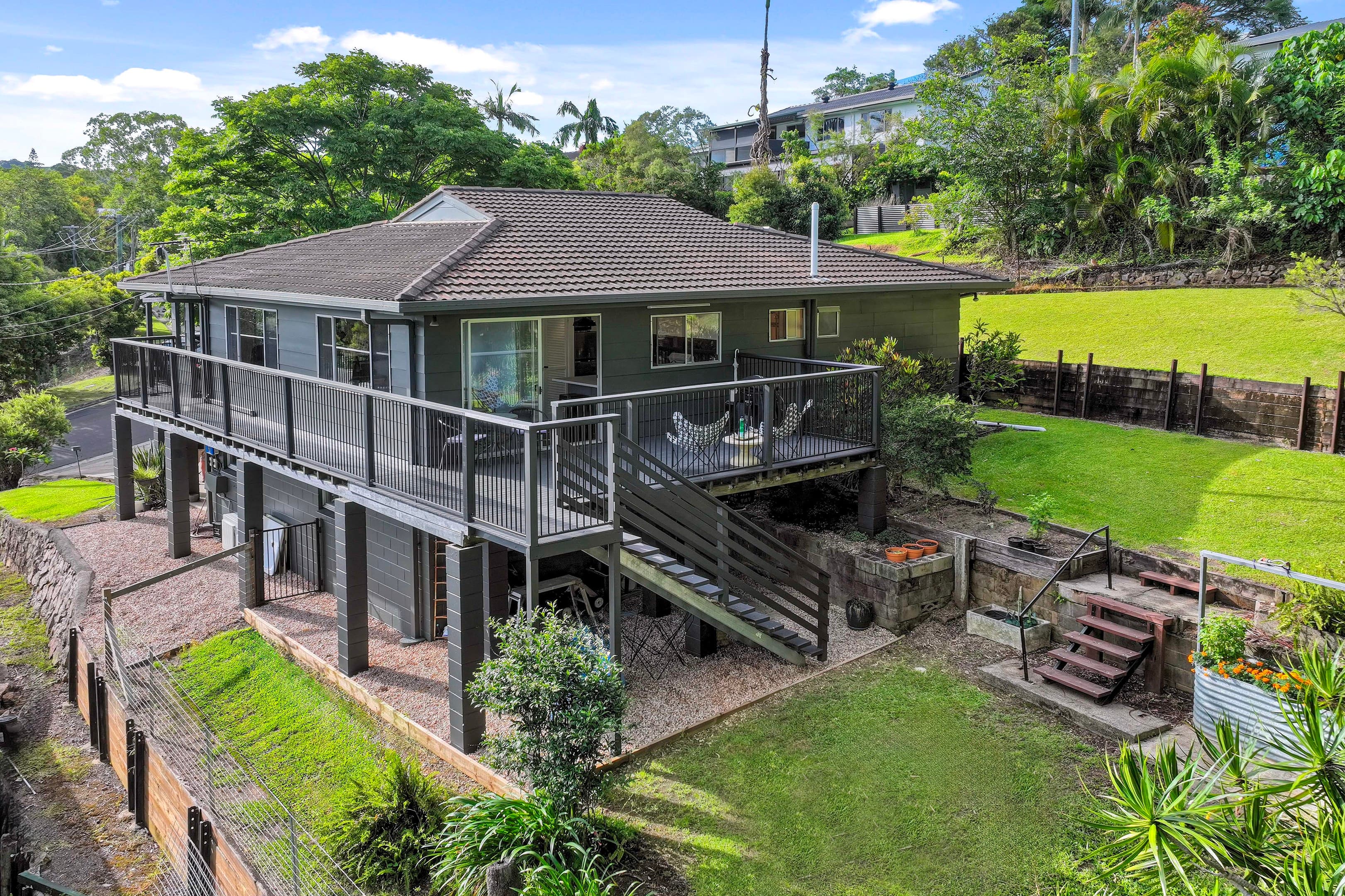 31 Raylee Avenue, Nambour, Nambour — photo 1 of 5