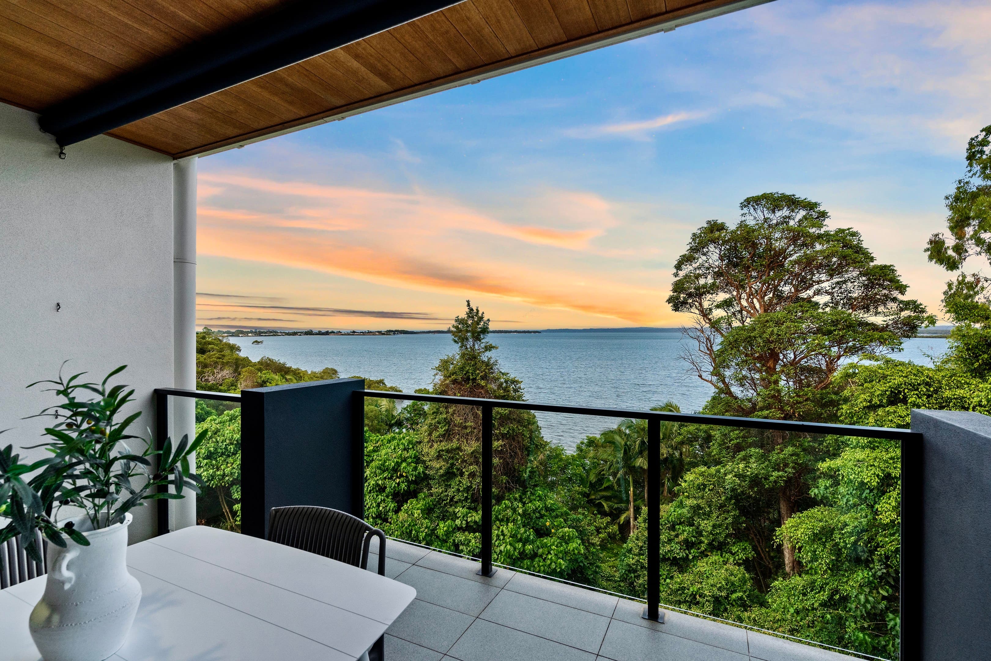 18/161-165 Esplanade, Redland Bay, Redland Bay — photo 1 of 5