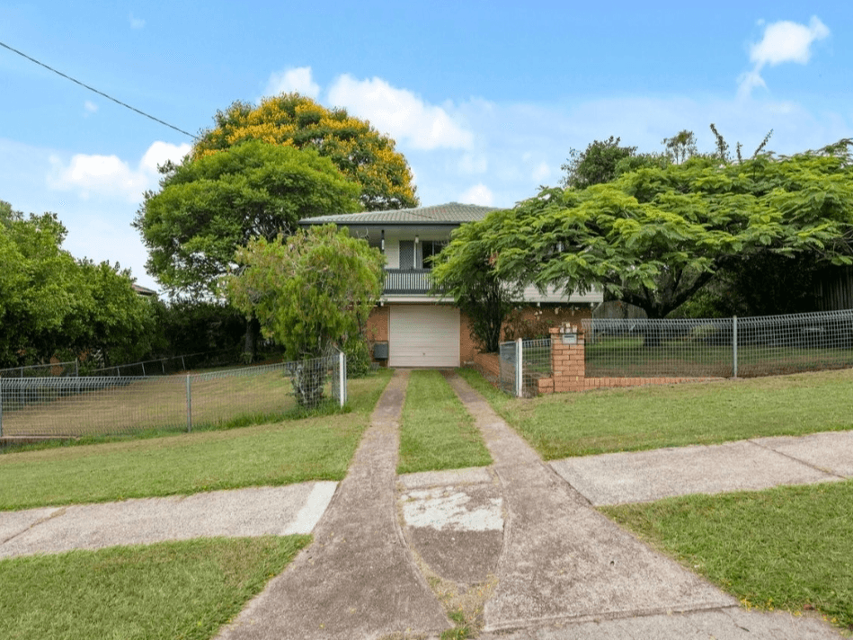 105 Minto Crescent, Arana Hills - Image 1