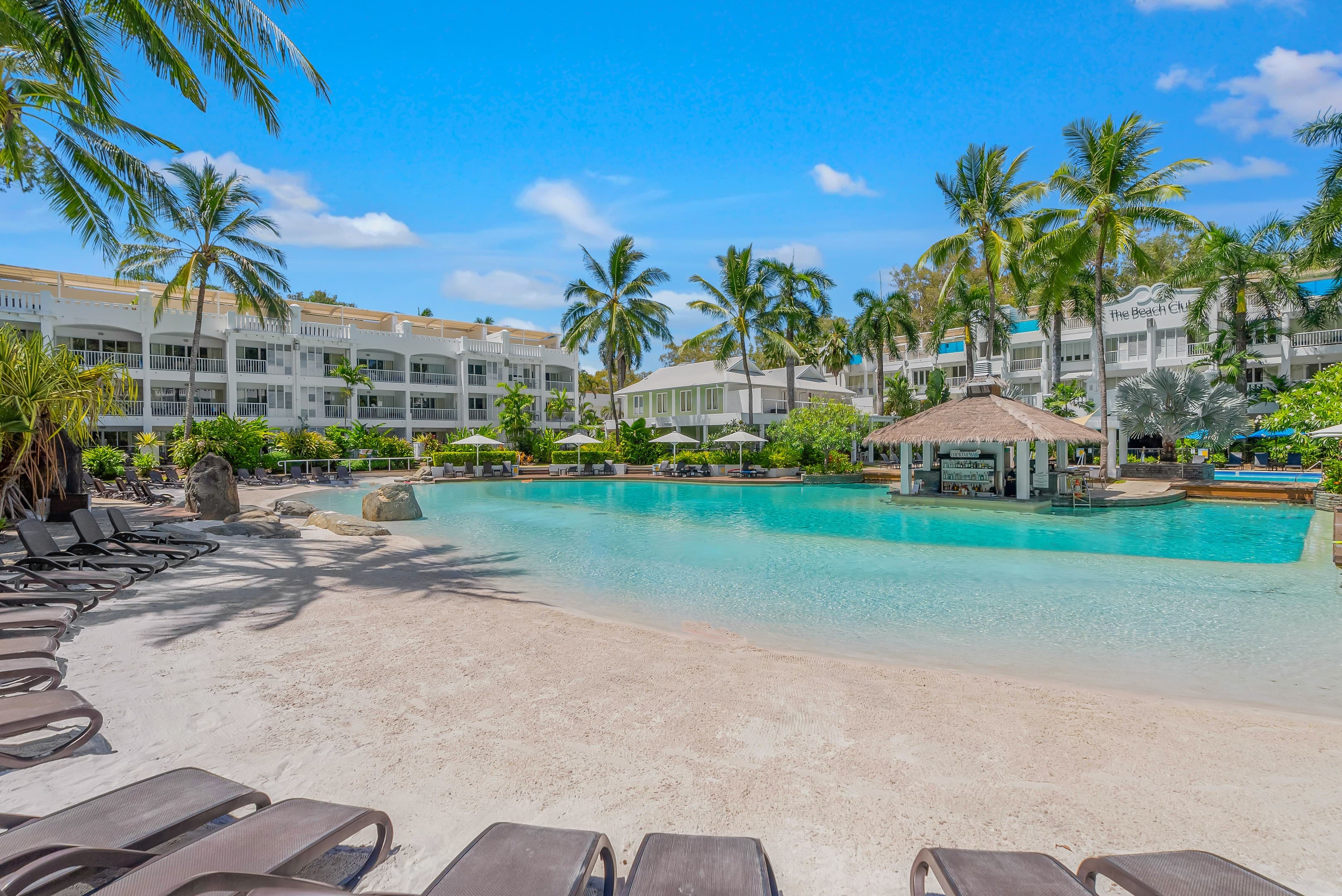 1233-1234/123-127 Williams Esplanade, Palm Cove — photo 1 of 5