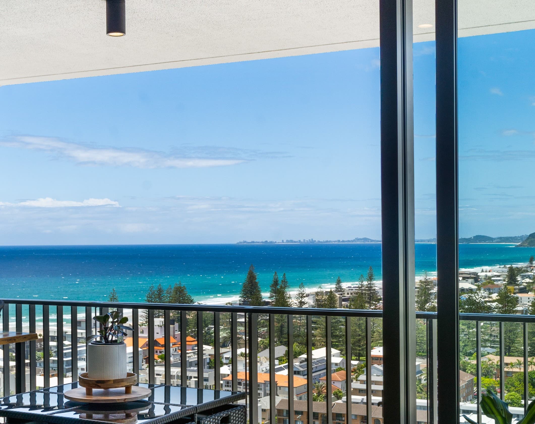 1705/43 Peerless Avenue, Mermaid Beach, Mermaid Beach — photo 1 of 5