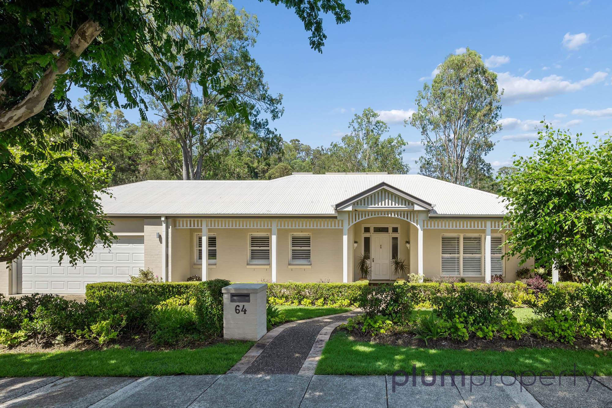 64 Kensington Circuit, Brookfield, Brookfield — photo 1 of 5
