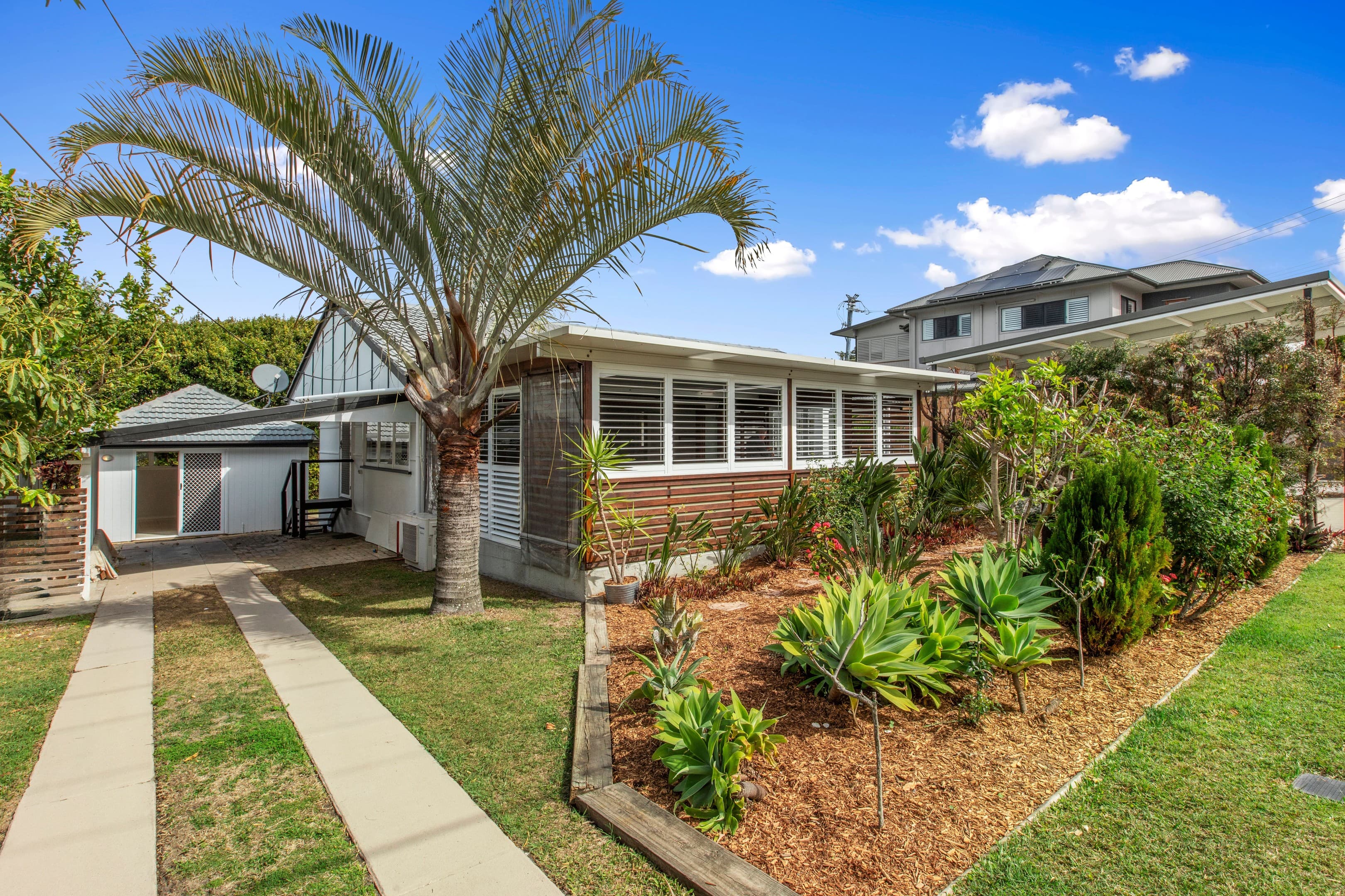 53 Robertson Avenue, Margate, Margate — photo 1 of 5