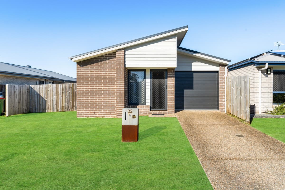 32A Starling Street, Loganlea, Loganlea — photo 1 of 5