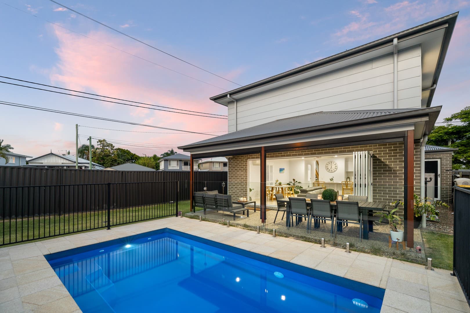 3 Regent Street, Wynnum West, Wynnum West — photo 1 of 5