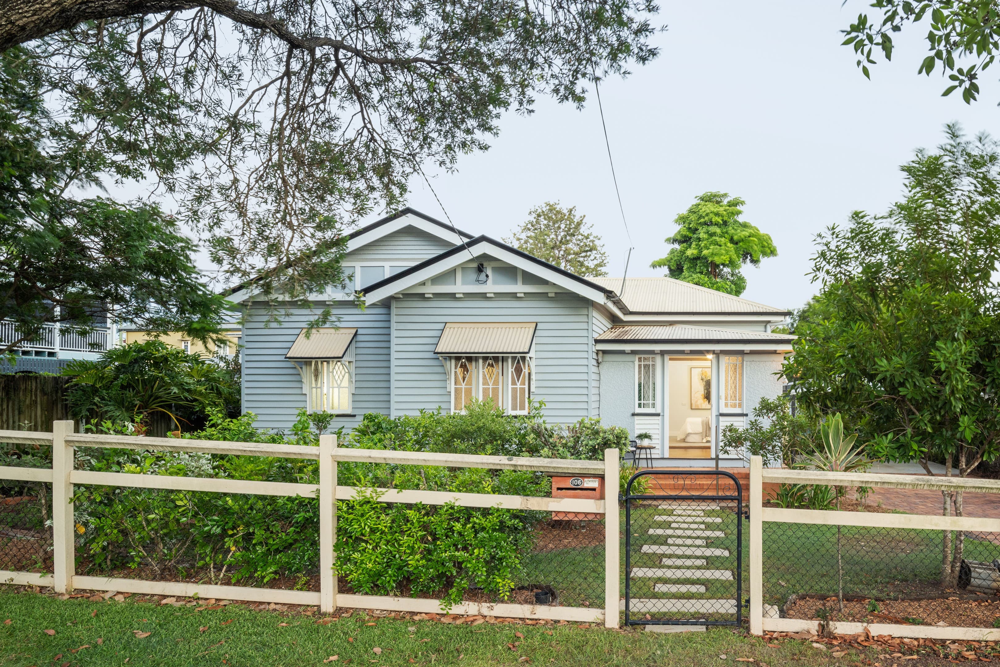 106 Clara Street, Corinda, Corinda — photo 1 of 5