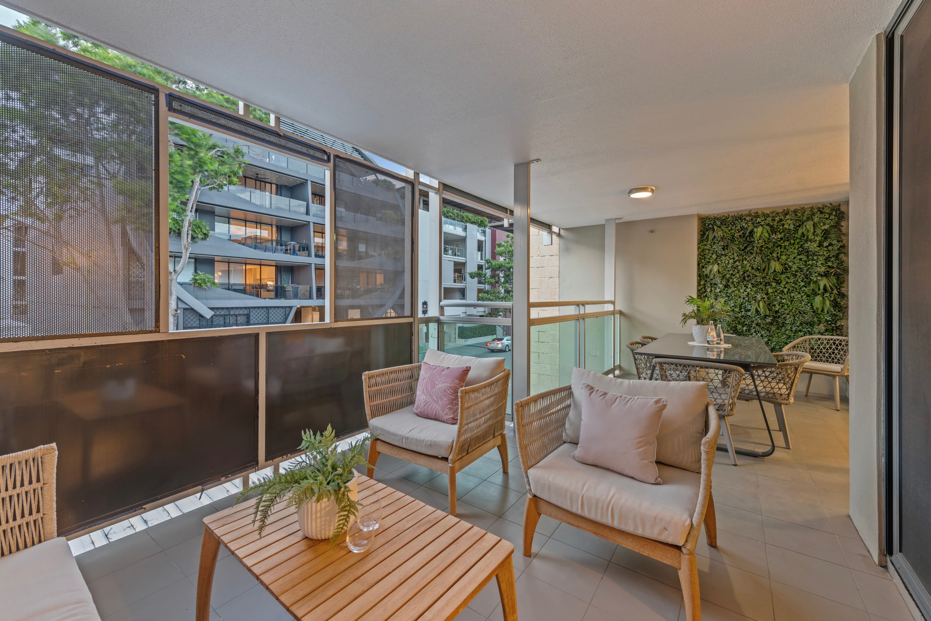4/7 Helen Street, Teneriffe, Teneriffe — photo 1 of 5